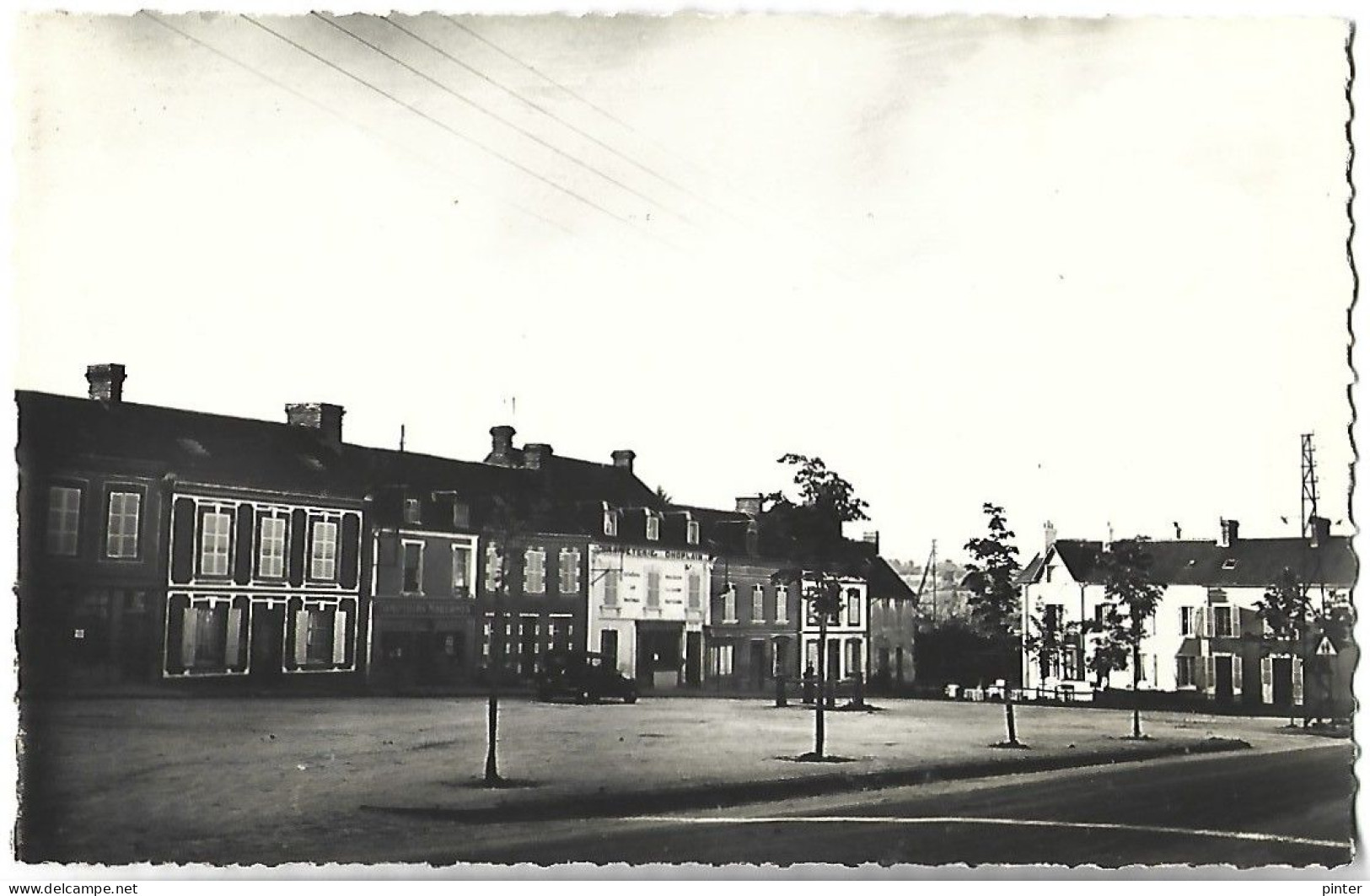 COURTOMER - La place
