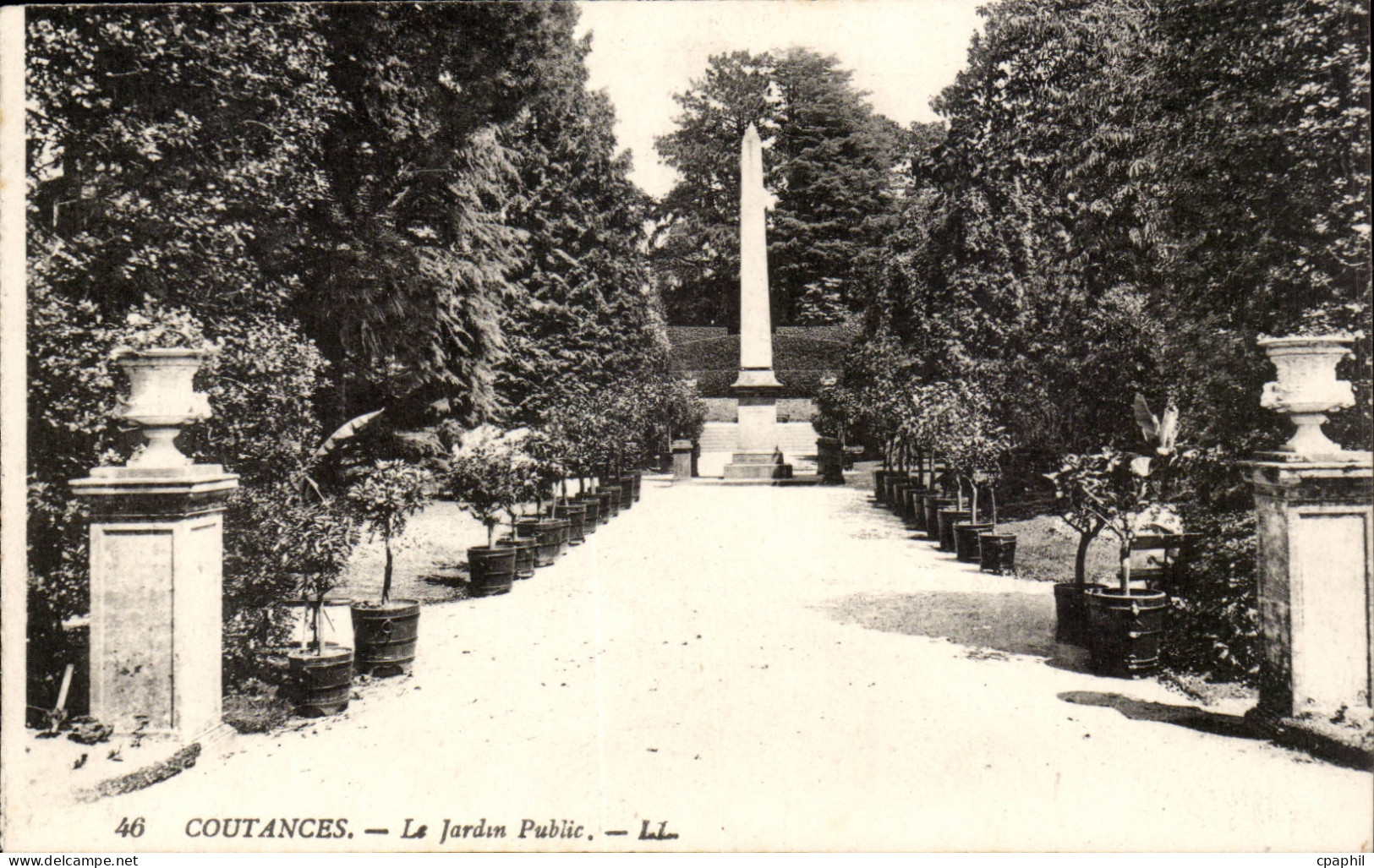 Coutances CPA Le jardin public