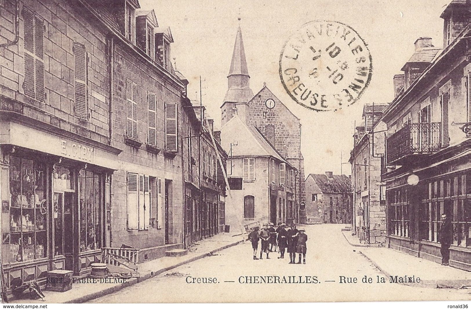 cp 23 CHENERAILLES Rue de la Mairie / commerce E GERY ( au dos adr GUET gendarmerie de LAVAVEIX signé Georgette )
