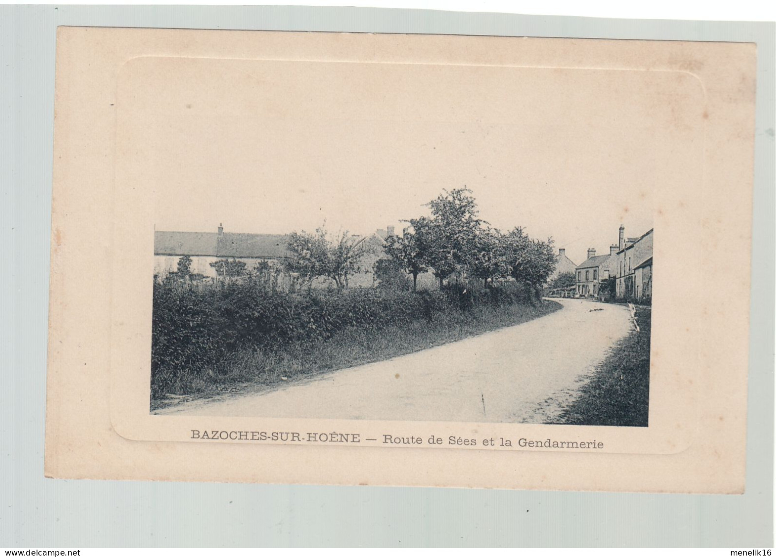 CP - 61 - Bazoches-sur-Hoene - Route de Sées - Gendarmerie