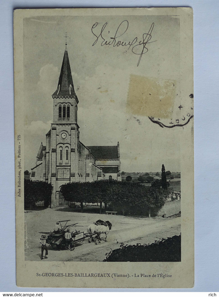 CP 86 VIENNE - Saint Georges les Baillargeaux - La place de l'église