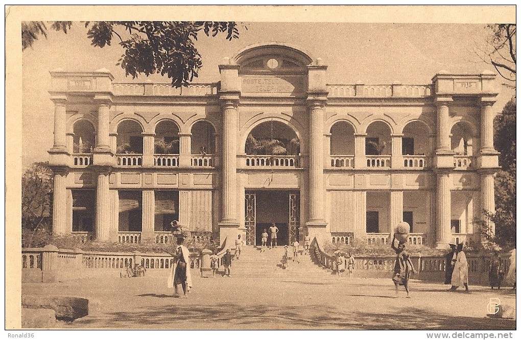 cp Afrique MALI ex SOUDAN FRANCAIS AOF BAMAKO LA POSTE ( batiment téléphone télégraphe femme )  ex colonie Francaise
