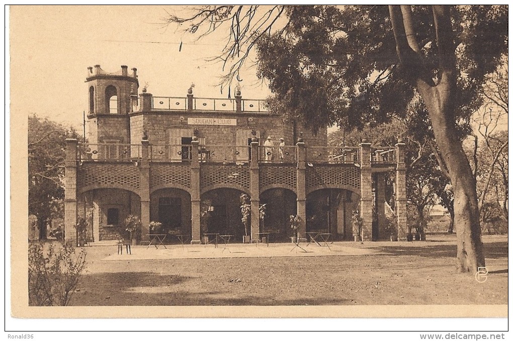 cp Afrique MALI ex SOUDAN FRANCAIS AOF BAMAKO LE SOUDAN CLUB  ( batiment terrasse homme)  ex colonie Francaise