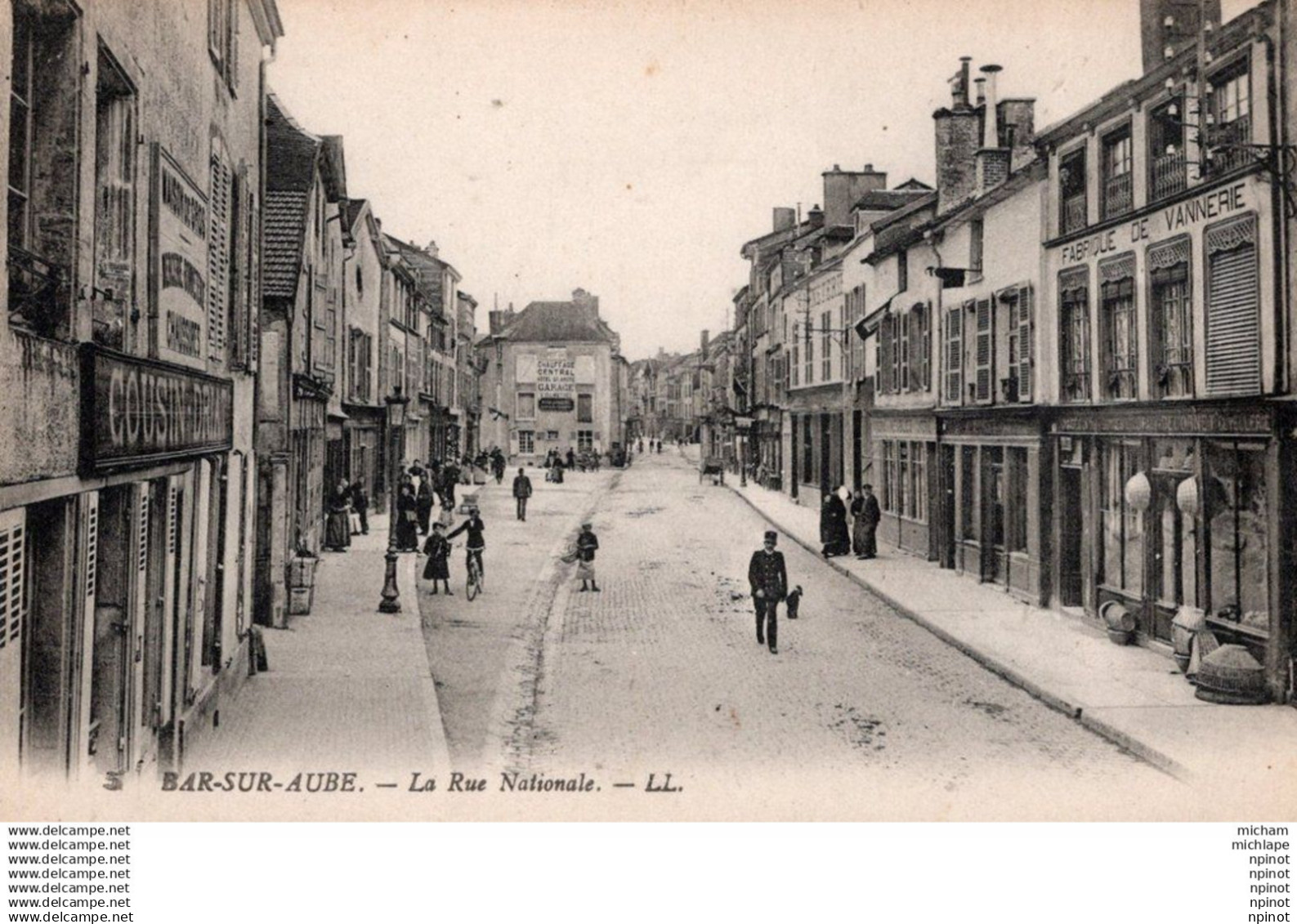 CPA  10 BAR SUR AUBE -  rue  nationale