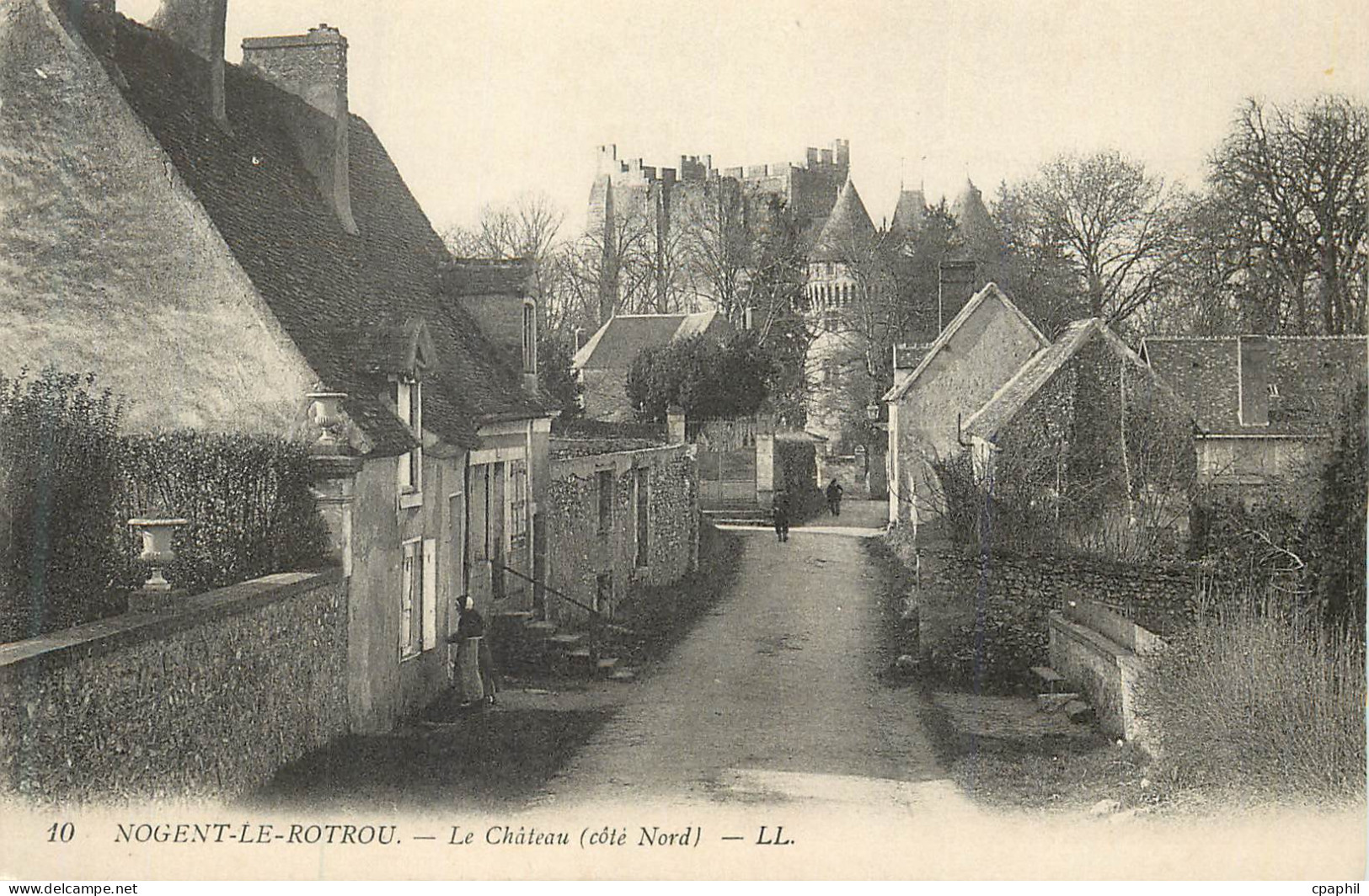 CPA 10 nogent le rotrou le chateau(cote nord)