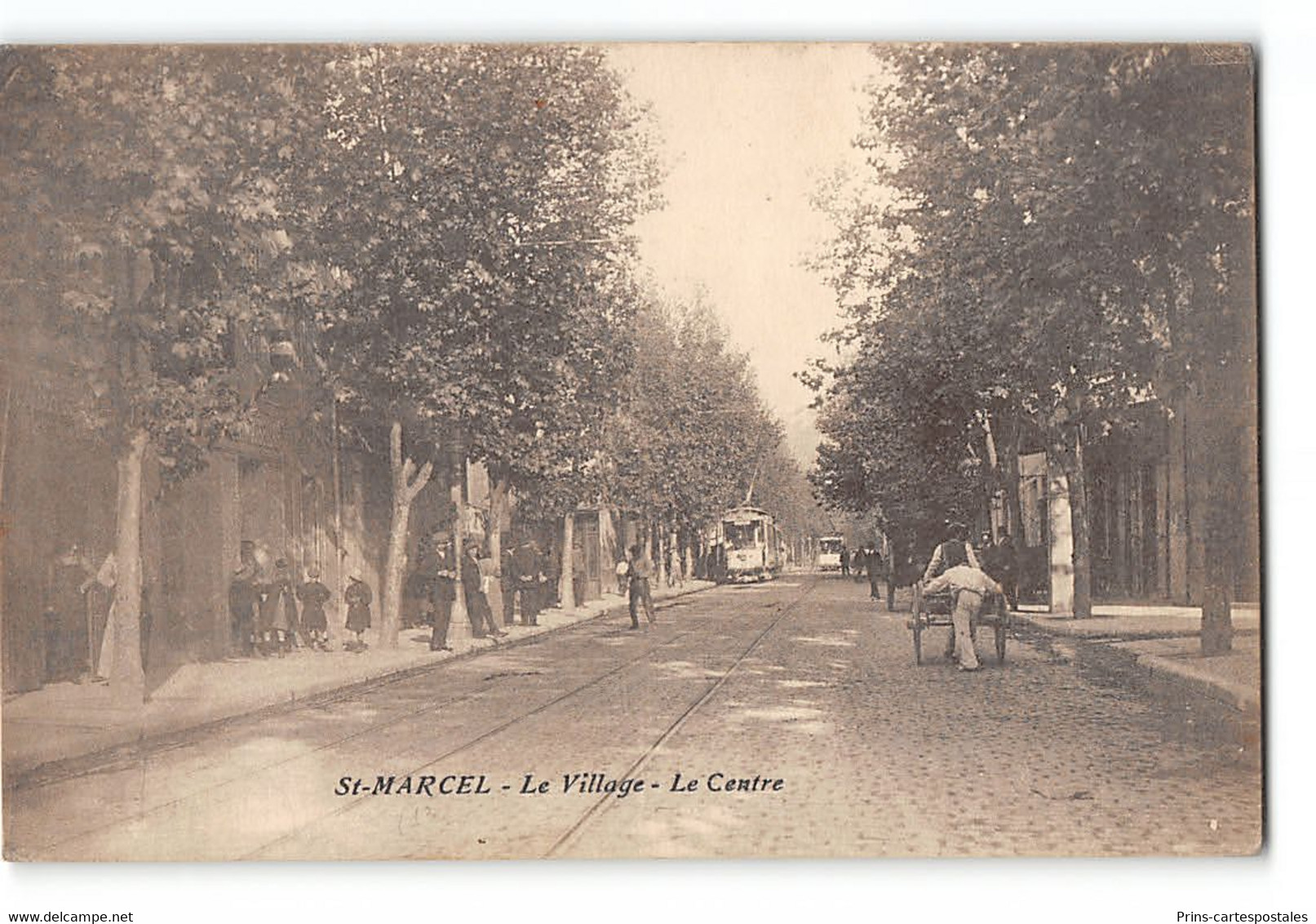 CPA 13 Marseille St Marcel le Village le centre et le tramway