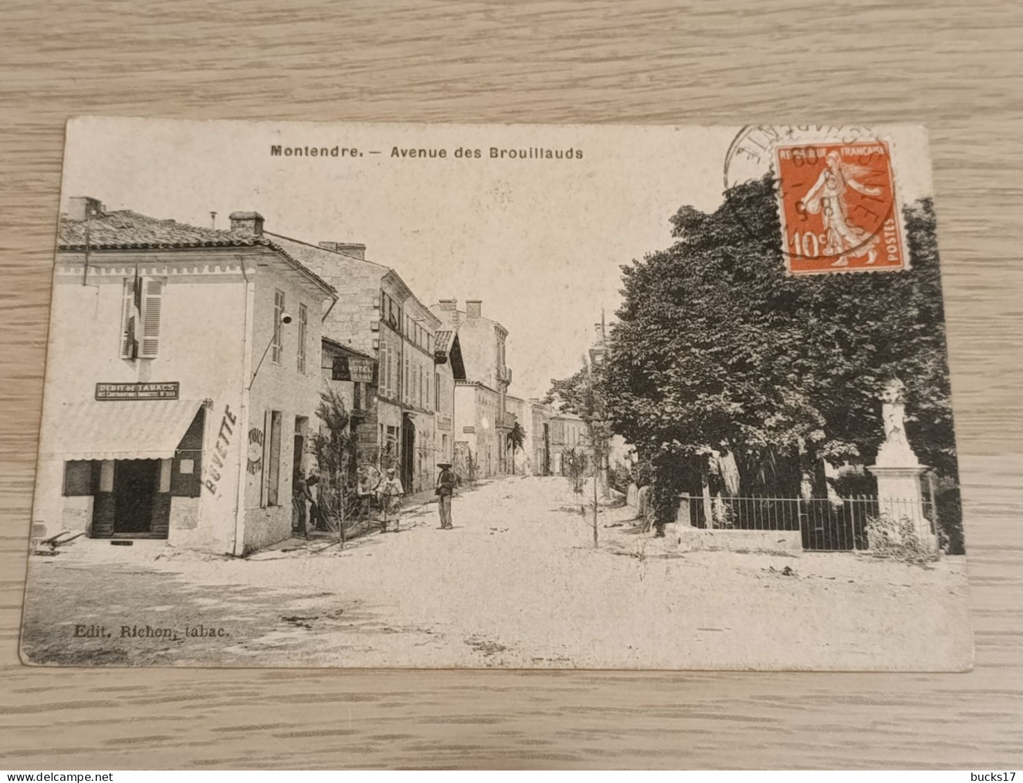 CPA 17 - Montendre - avenue des brouillauds