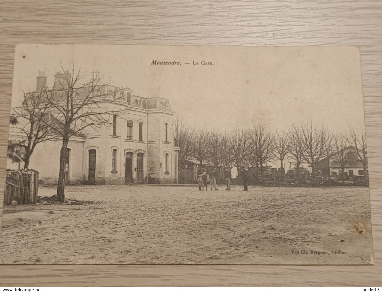 CPA 17 - Montendre - la gare