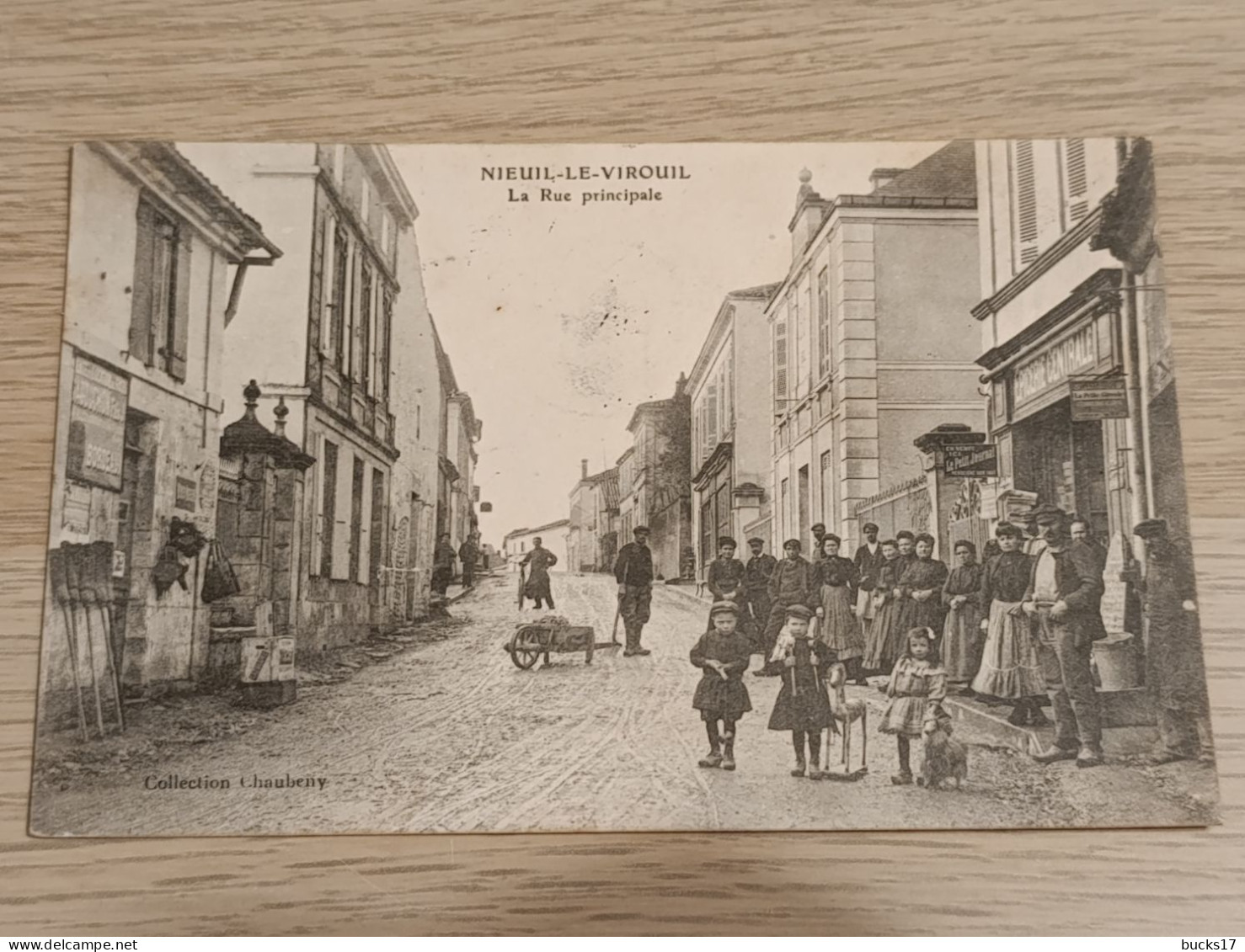 CPA 17 - Nieul-le-virouil , la rue principale