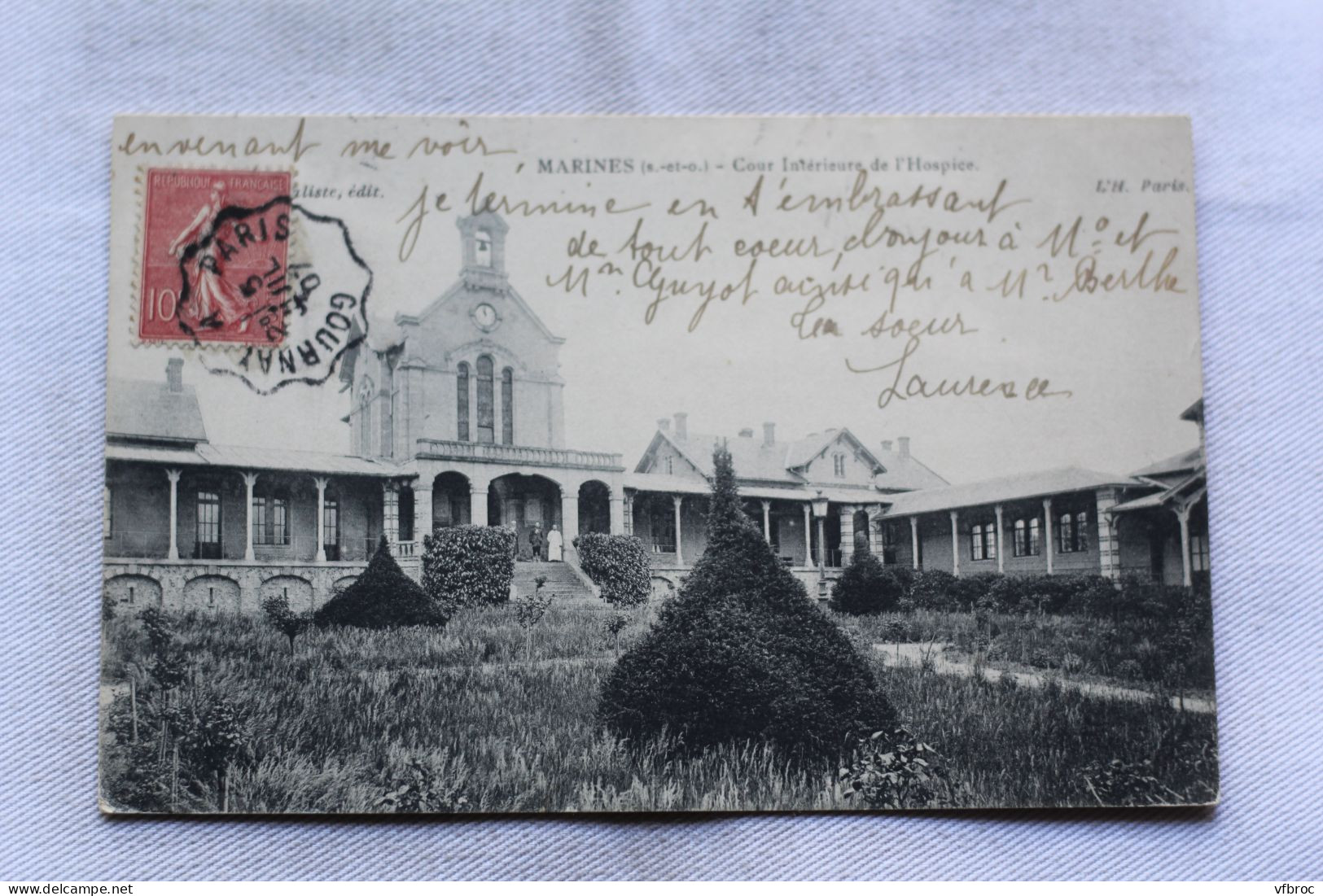 Cpa 1907, Marines, cour intérieure de l'hospice, Val d'Oise 95