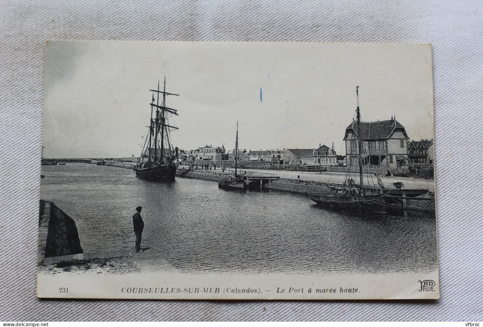 Cpa 1923, Courseulles sur mer, le port à marée haute, Calvados 14