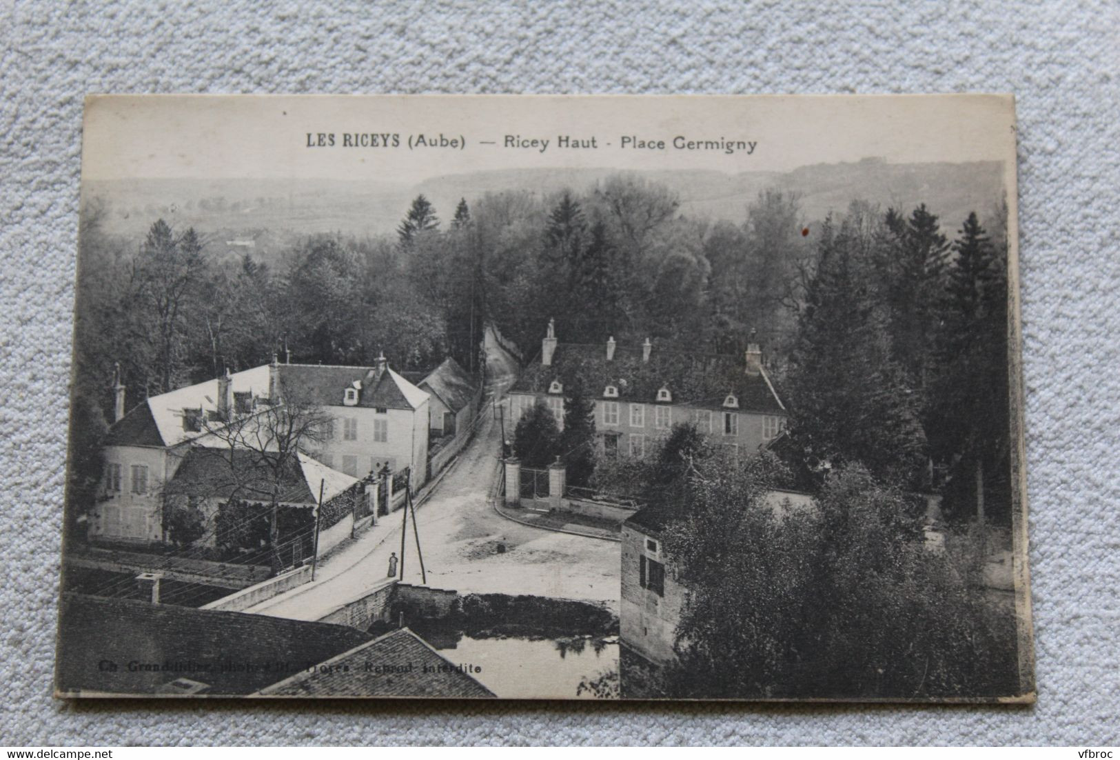 Cpa 1930, les Riceys, Ricey haut, place Germigny, Aube 10