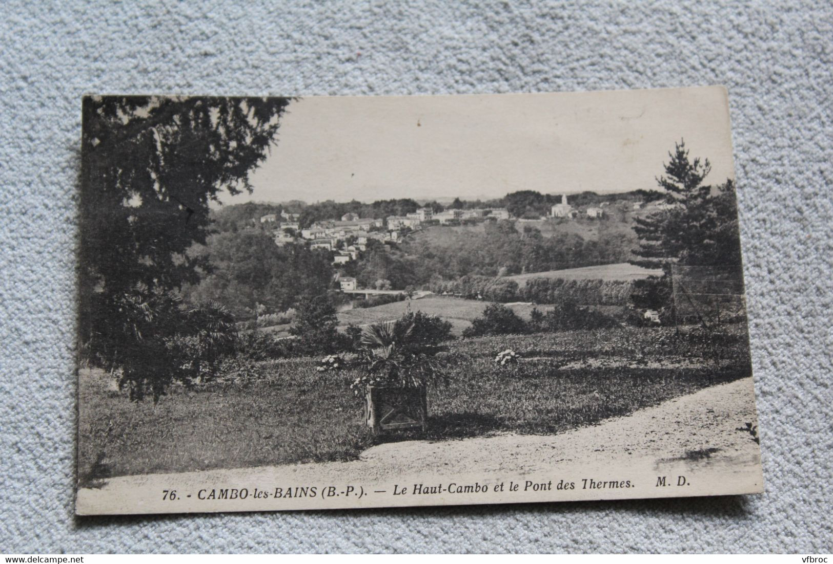 Cpa 1931, Cambo les bains, le haut Cambo et le pont des thermes, Pyrénées atlantiques 64