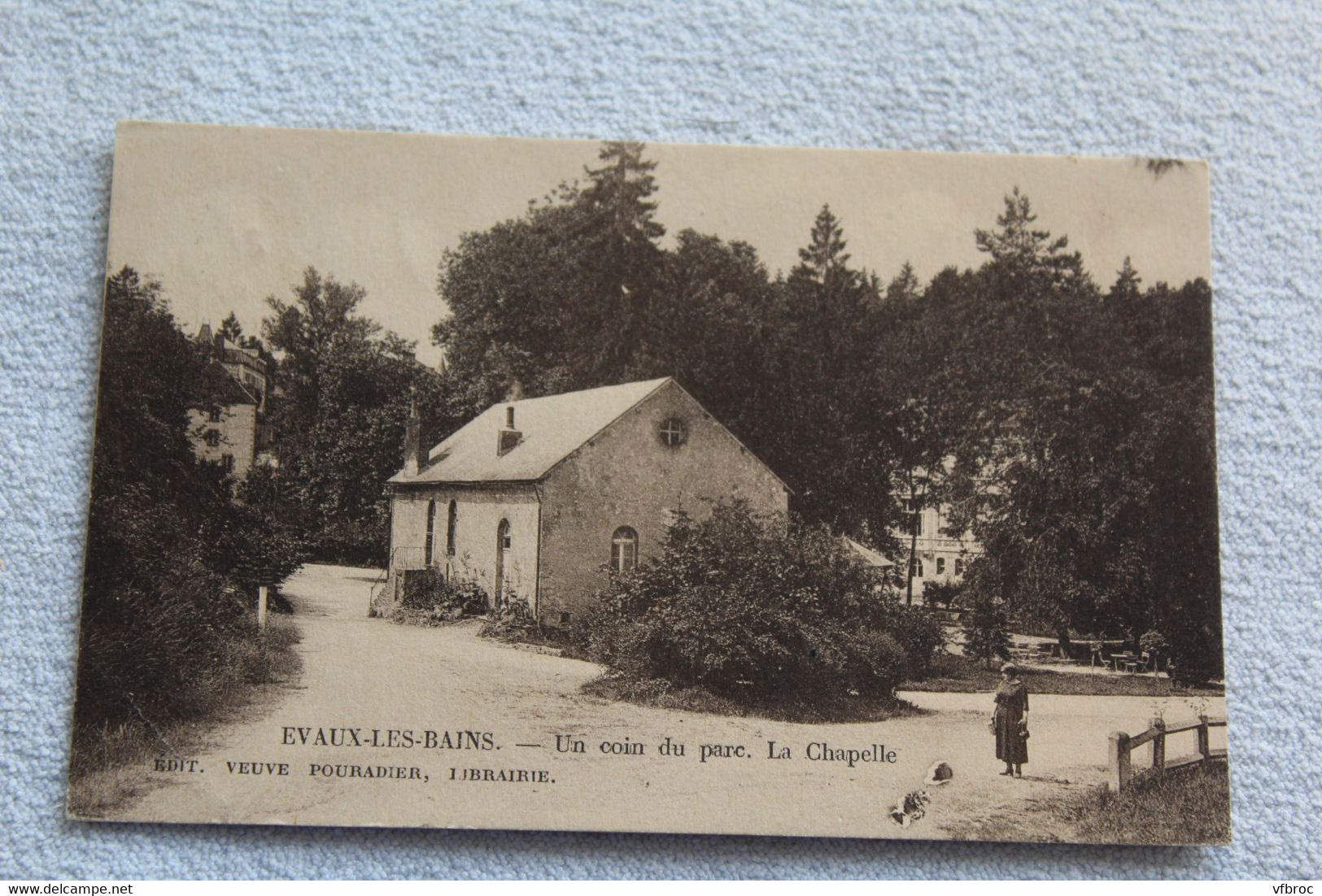 Cpa 1932, Evaux les bains, un coin du parc, la chapelle, Creuse 23