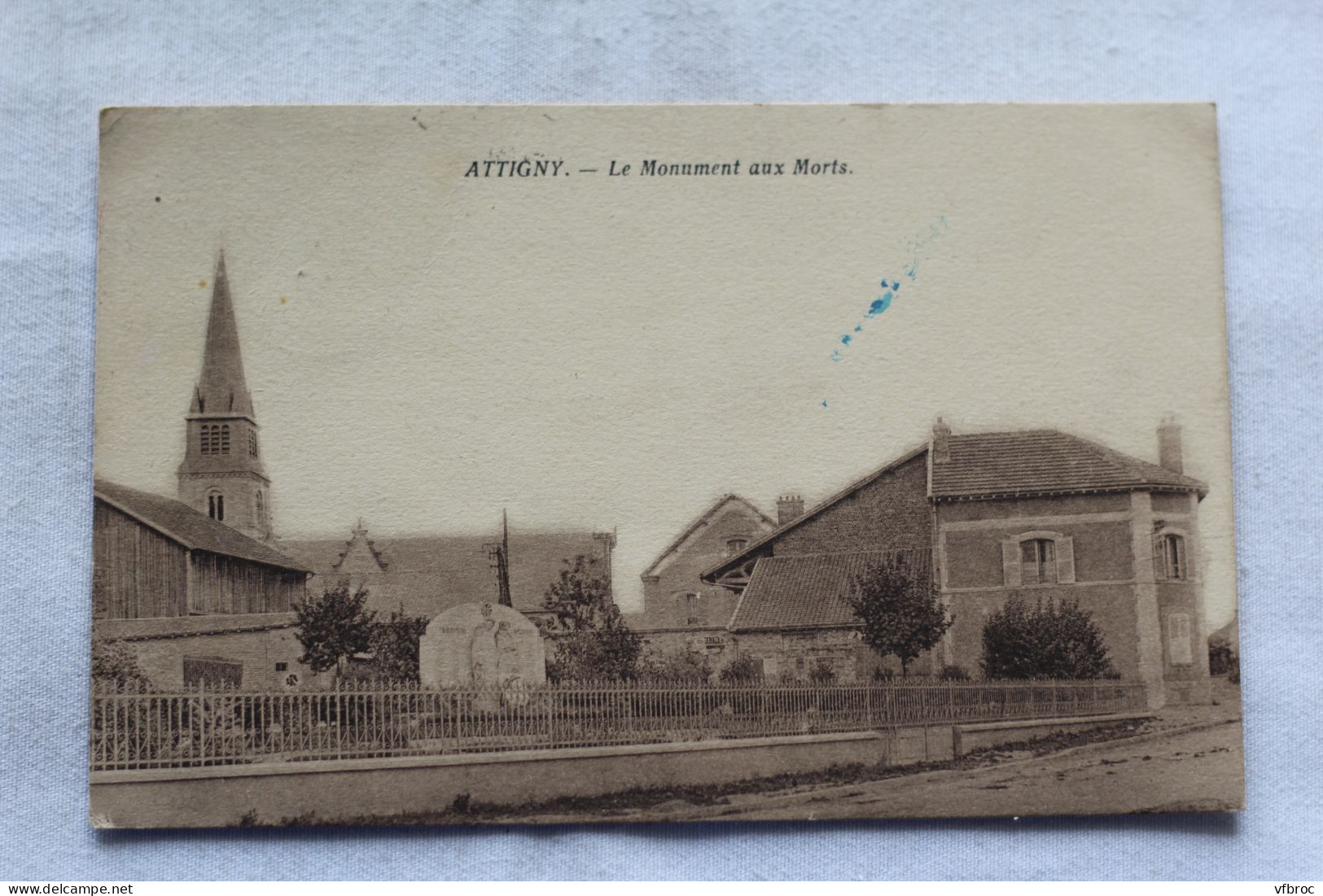 Cpa 1937, Attigny, le monument aux morts, Ardennes 08