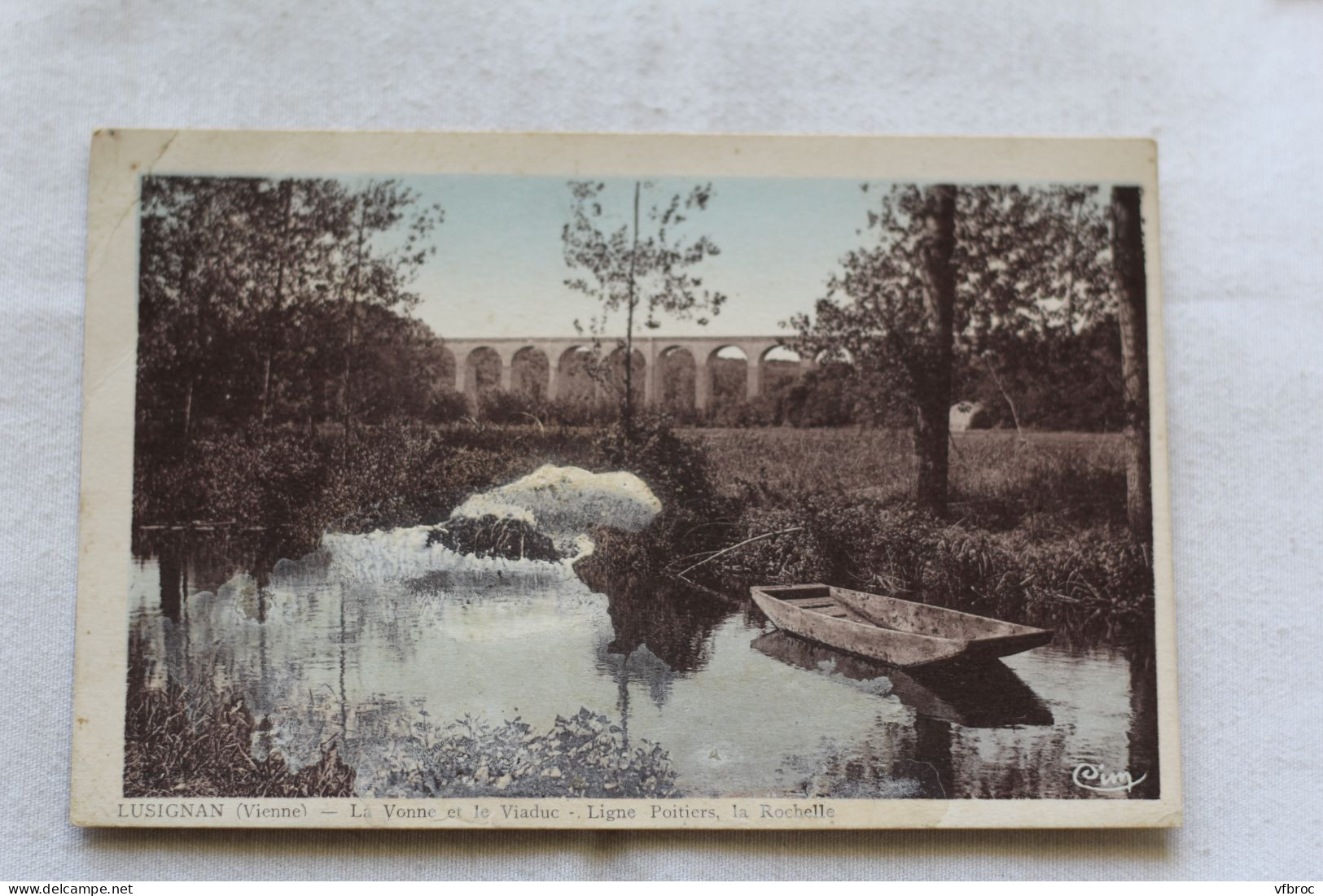 Cpa 1947, Lusignan, la Vonne et le viaduc, ligne Poitiers - La Rochelle, Vienne 86