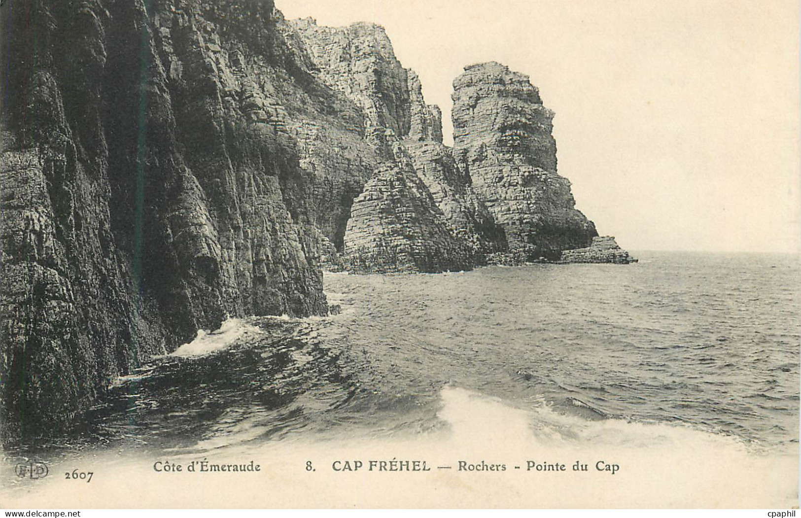 CPA 2607 cote d emeraude 8 cap frehel rochers pointe du cap