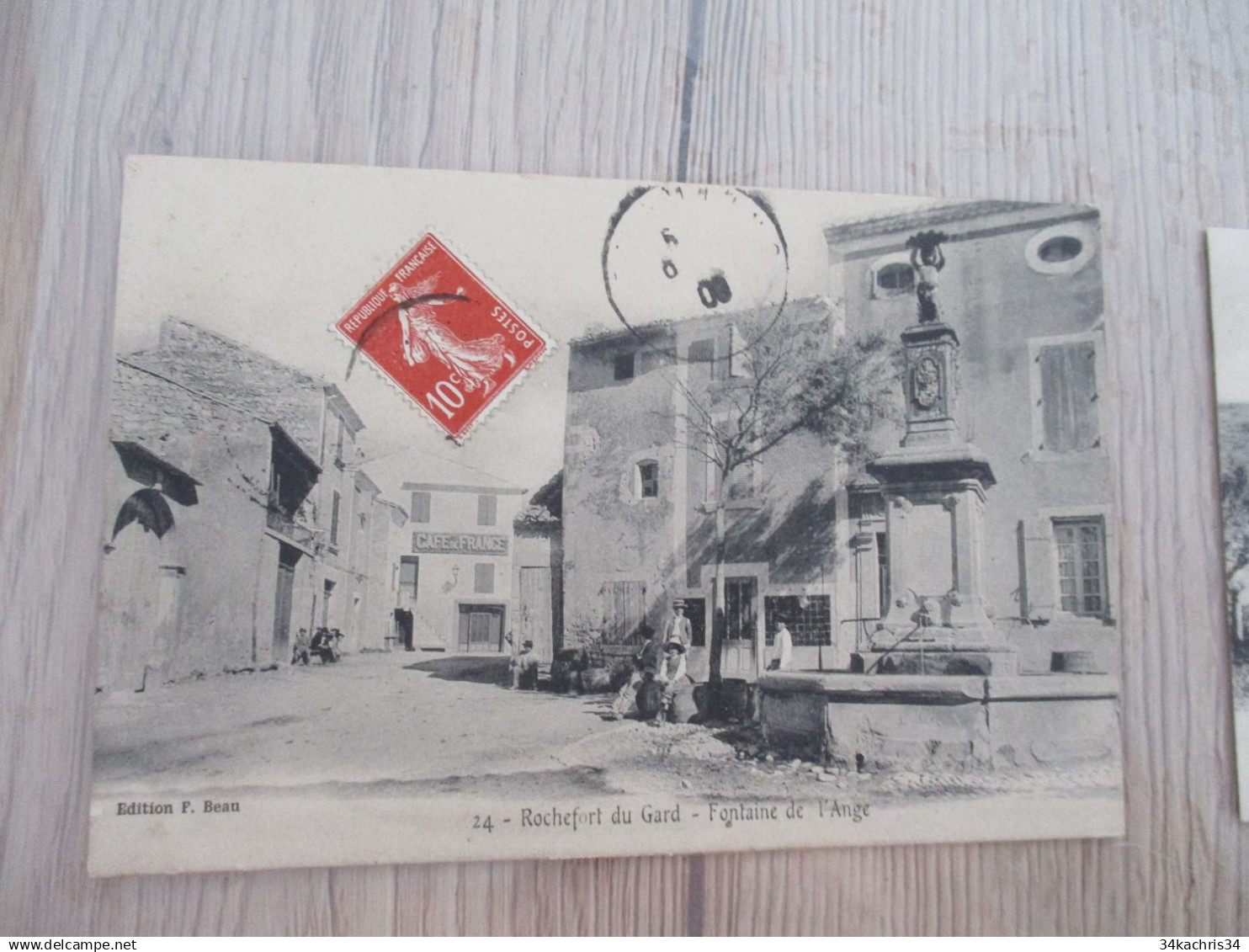 CPA 30 Gard Rochefort du gard fontaine de l'Ange