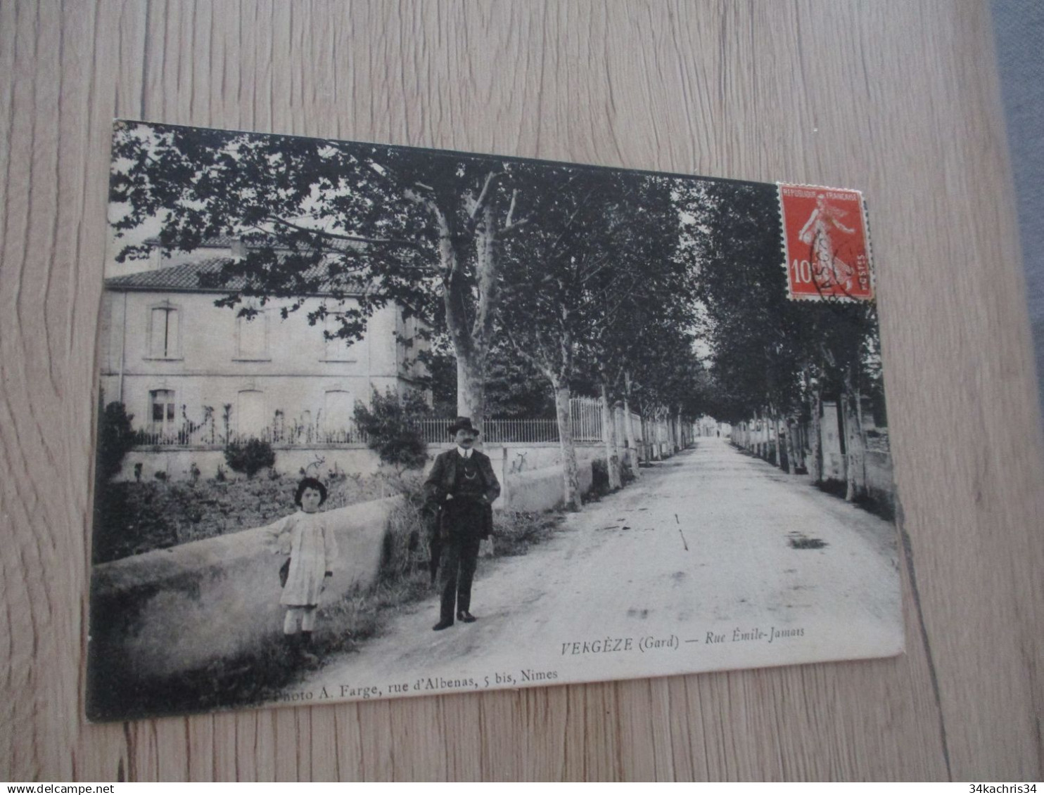 CPA 30 Gard Vergèze rue Emile Jamais
