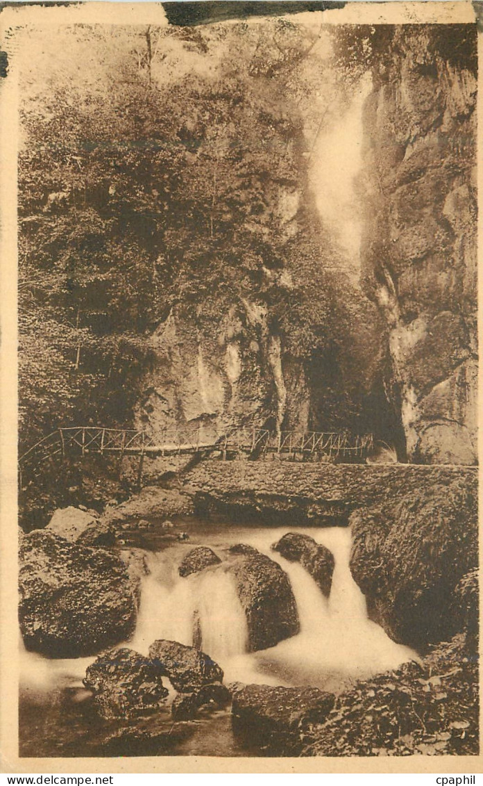 CPA 35 vic sur cere ll pas de vic sur cere