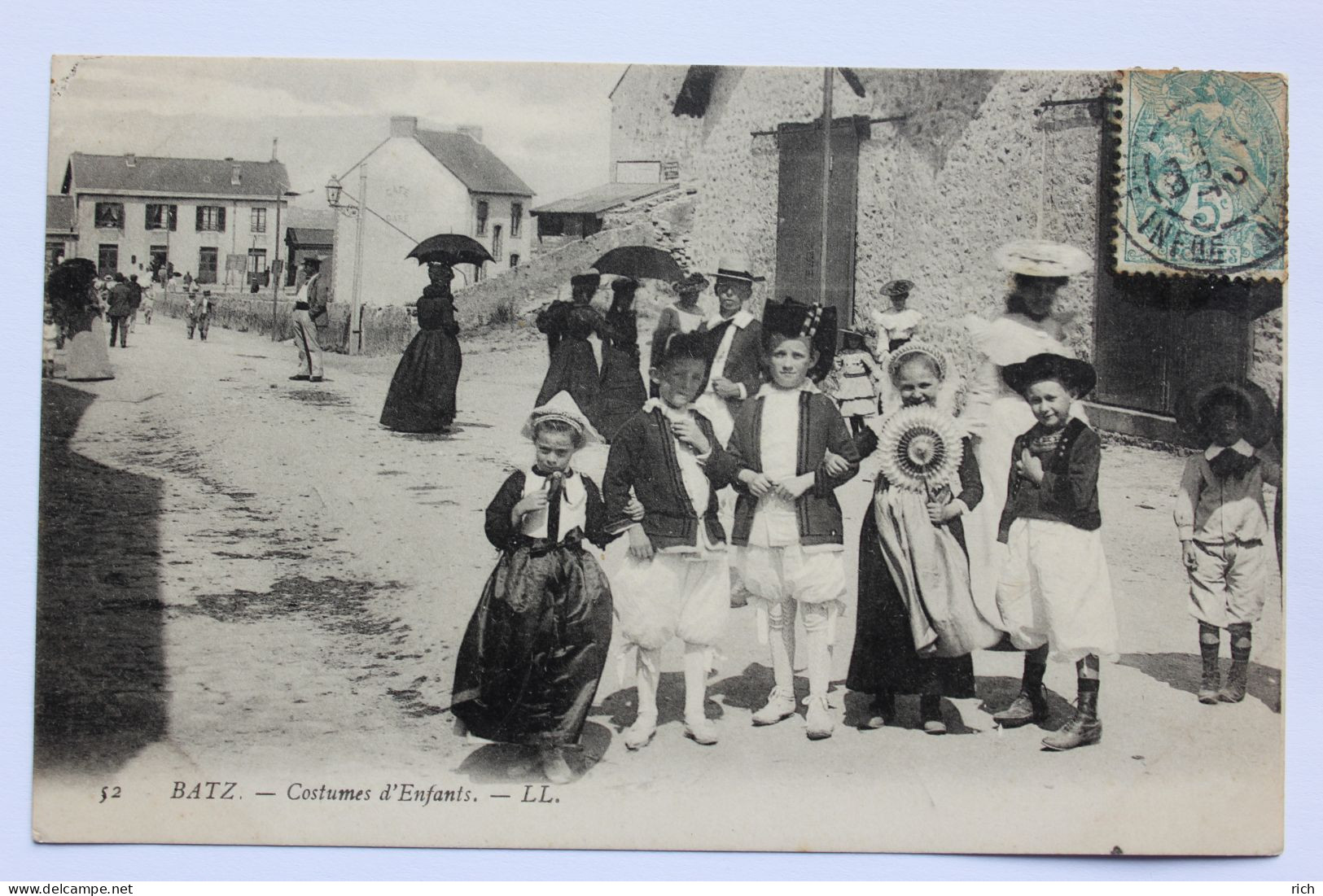 CPA  [44] Loire Atlantique > Batz-sur-Mer (Bourg de B.) - Costumes d'enfants