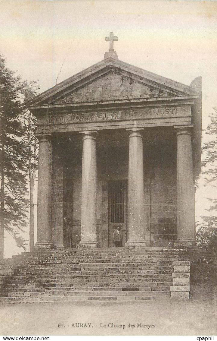 CPA 61 auray le champ des martyrs