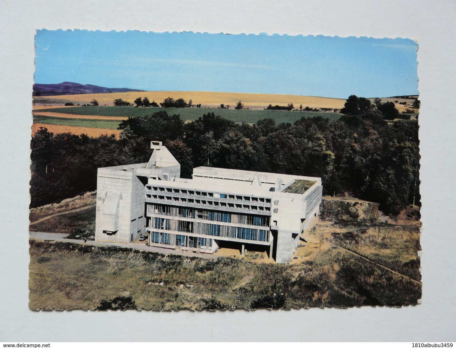 CPA 69 RHONE - EVEUX par l'Abresle : Couvent des Dominicains (Le Corbusier)