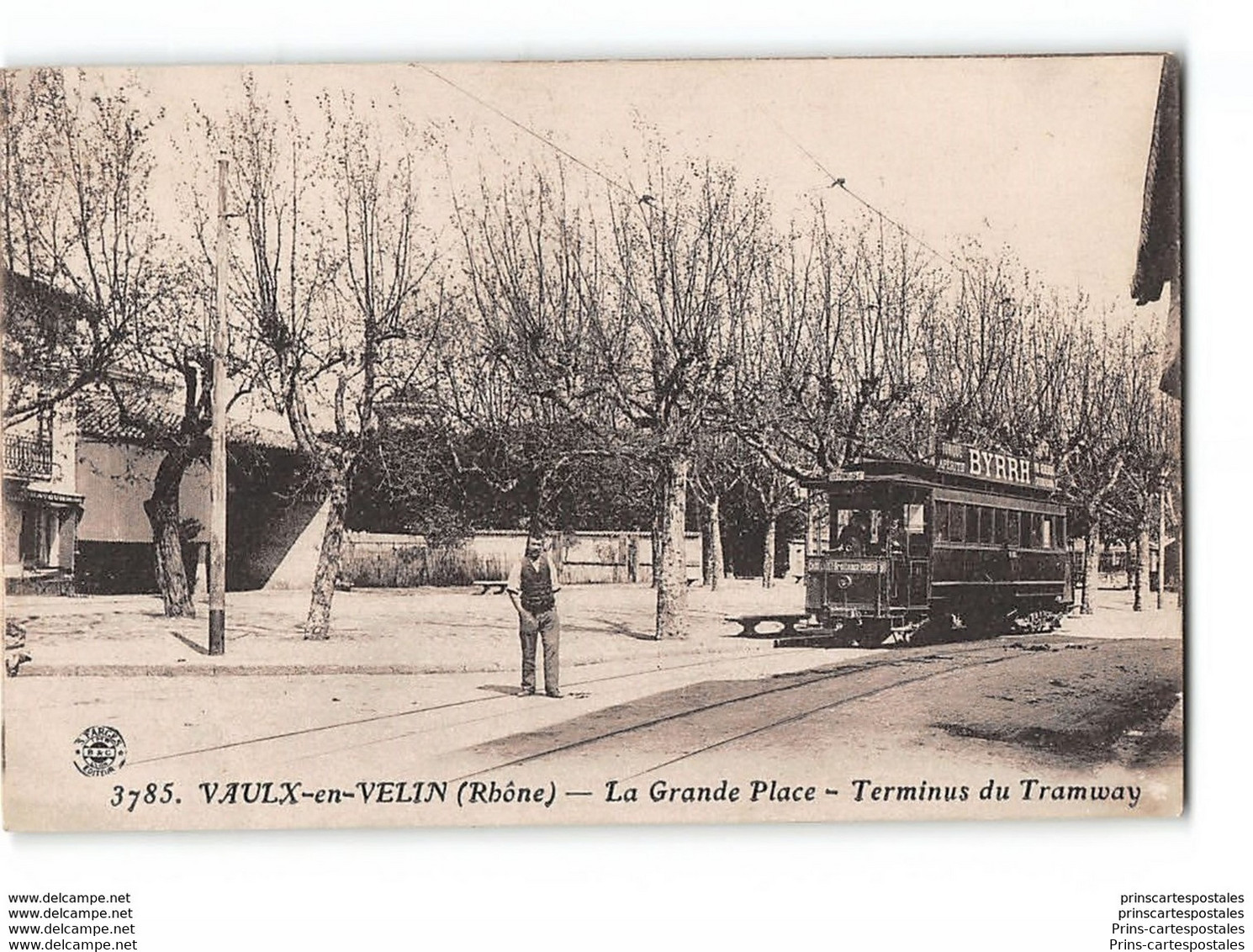 CPA 69 Vaux en Velin place de la mairie le terminus le tramway