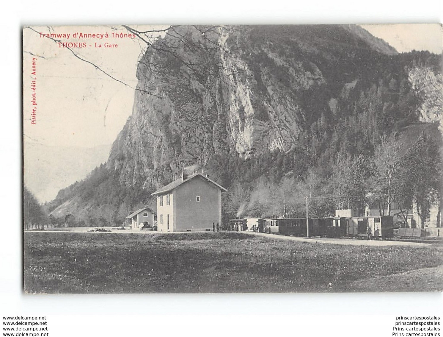 CPA 74 Thones la gare et le tramway ligne Annecy - Thones
