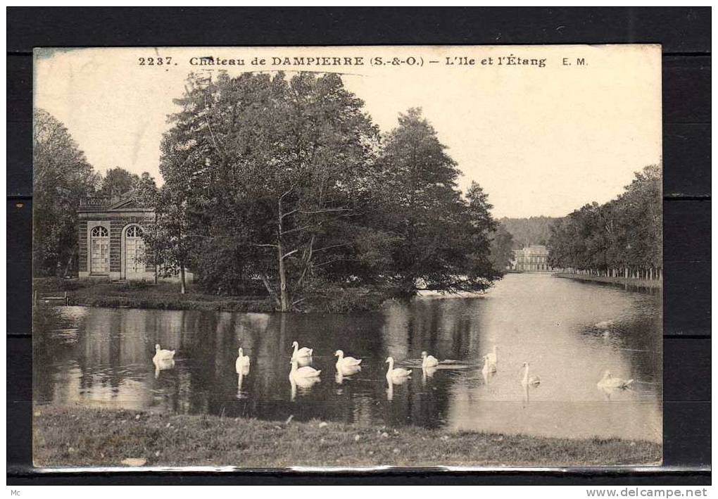 CPA 78 - Chateau de Dampierre - L'Ile et l'Etang - Cygnes