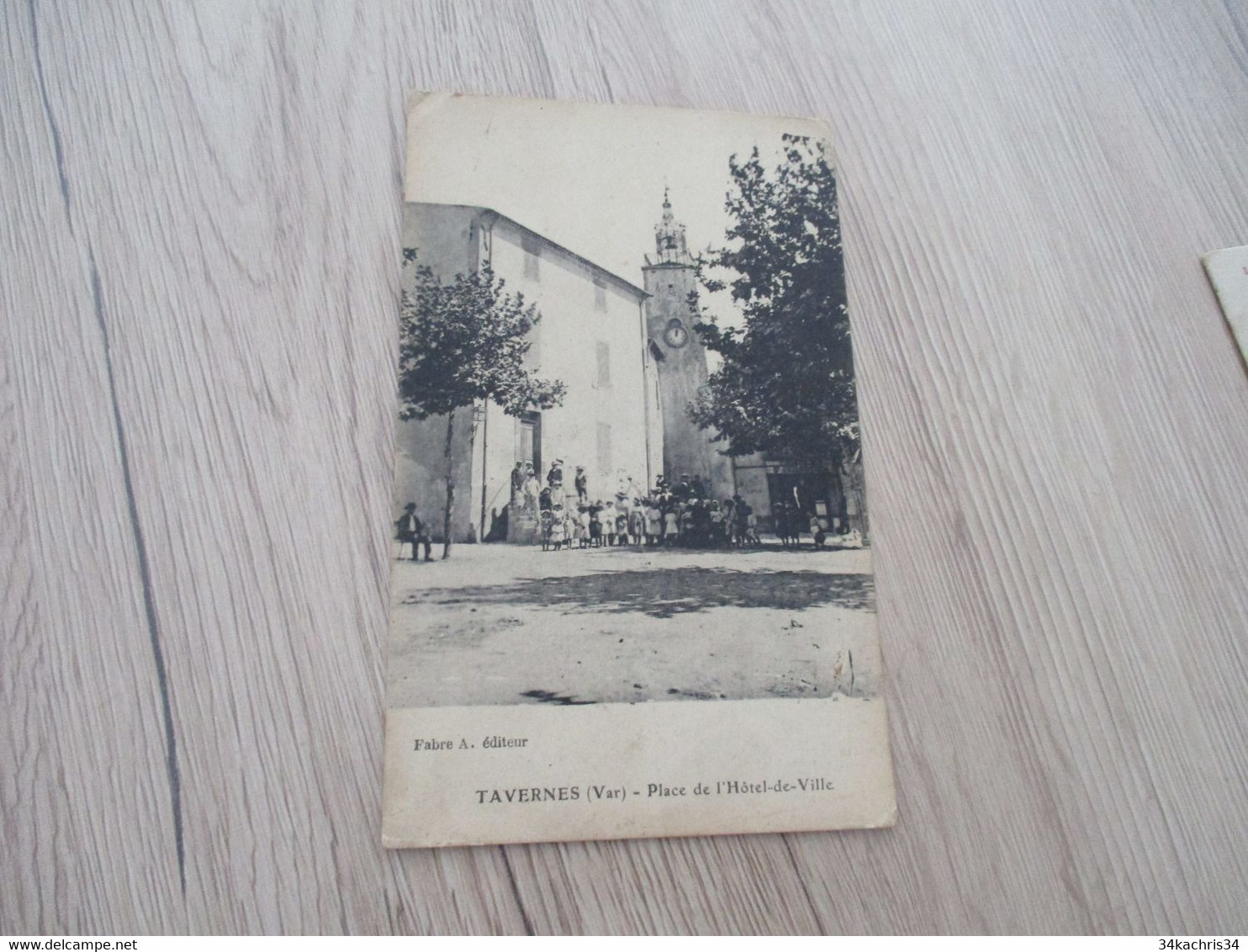 CPA  83 Var Tavernes place de l'Hôtel de ville