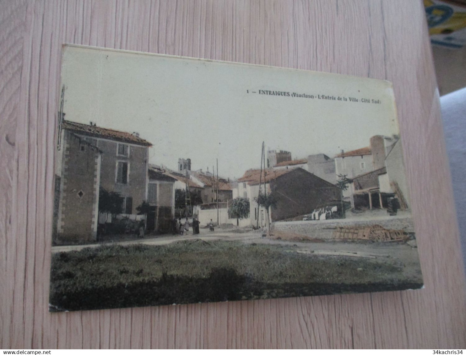 CPA  84 Vaucluse Entraigues l'entrée de la ville colorisée