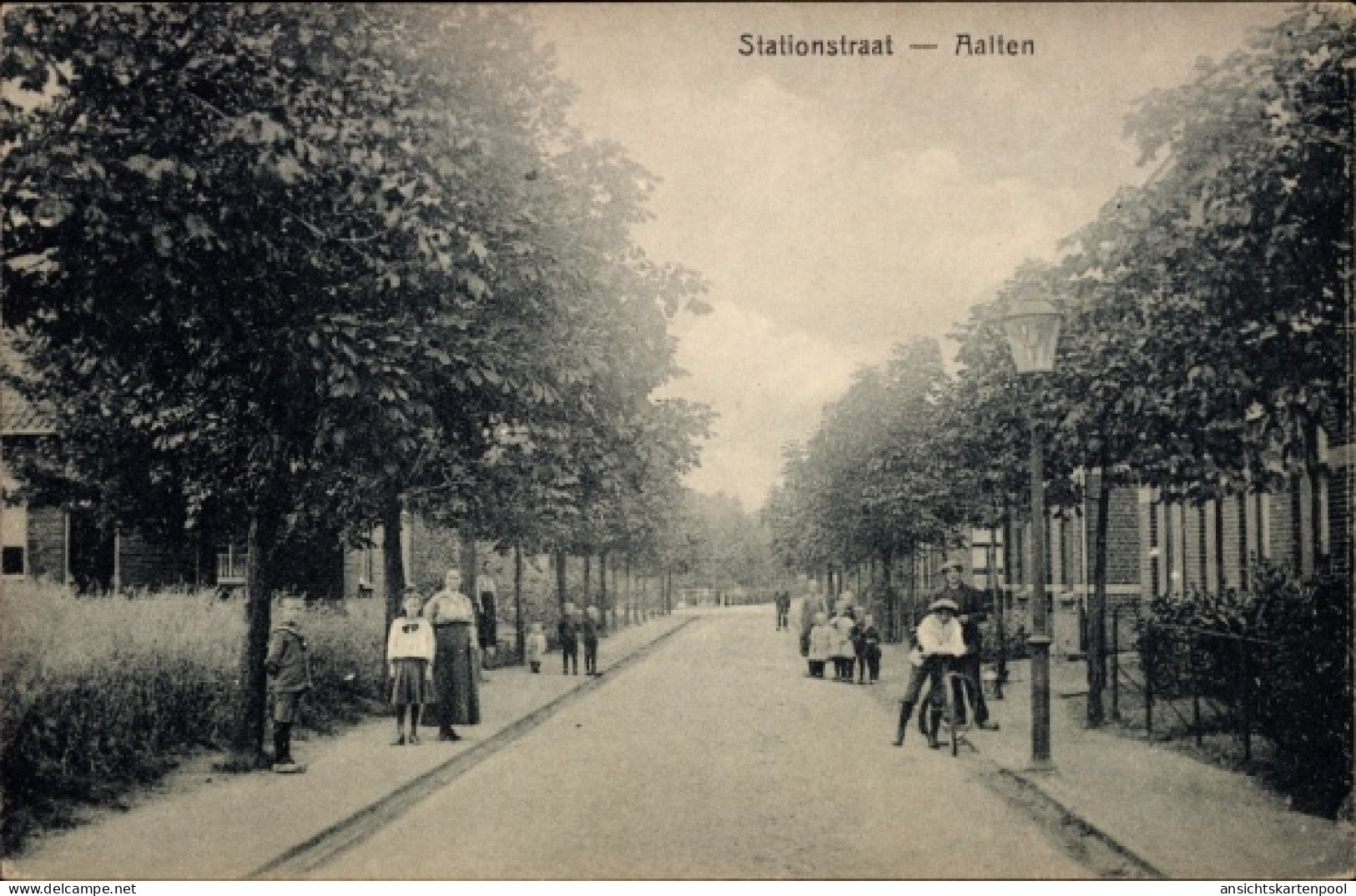 CPA Aalten Gelderland Niederlande, Stationstraat