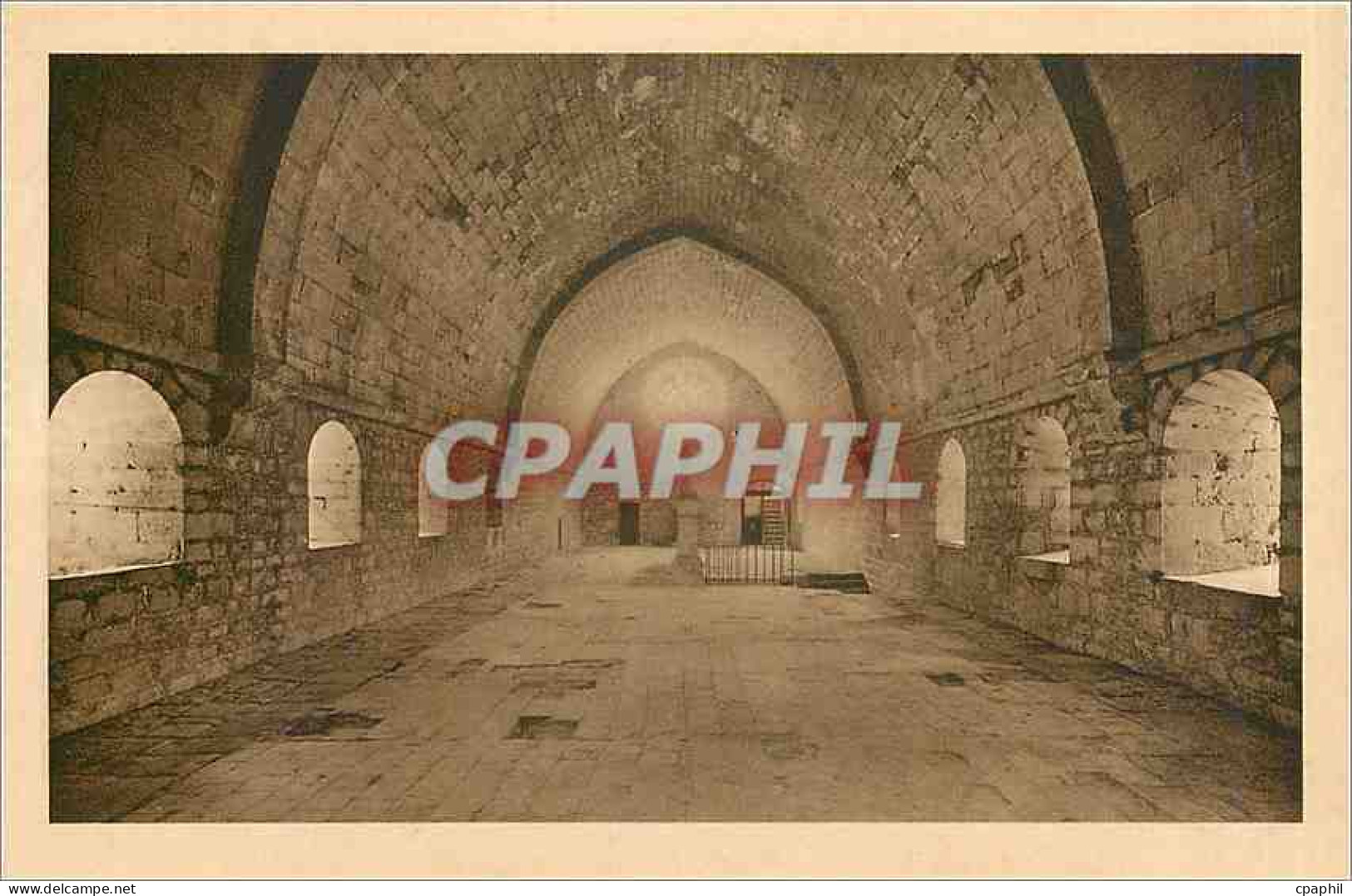 CPA Abbaye de Senanque Gordes Vaucluse Ancien dortoir