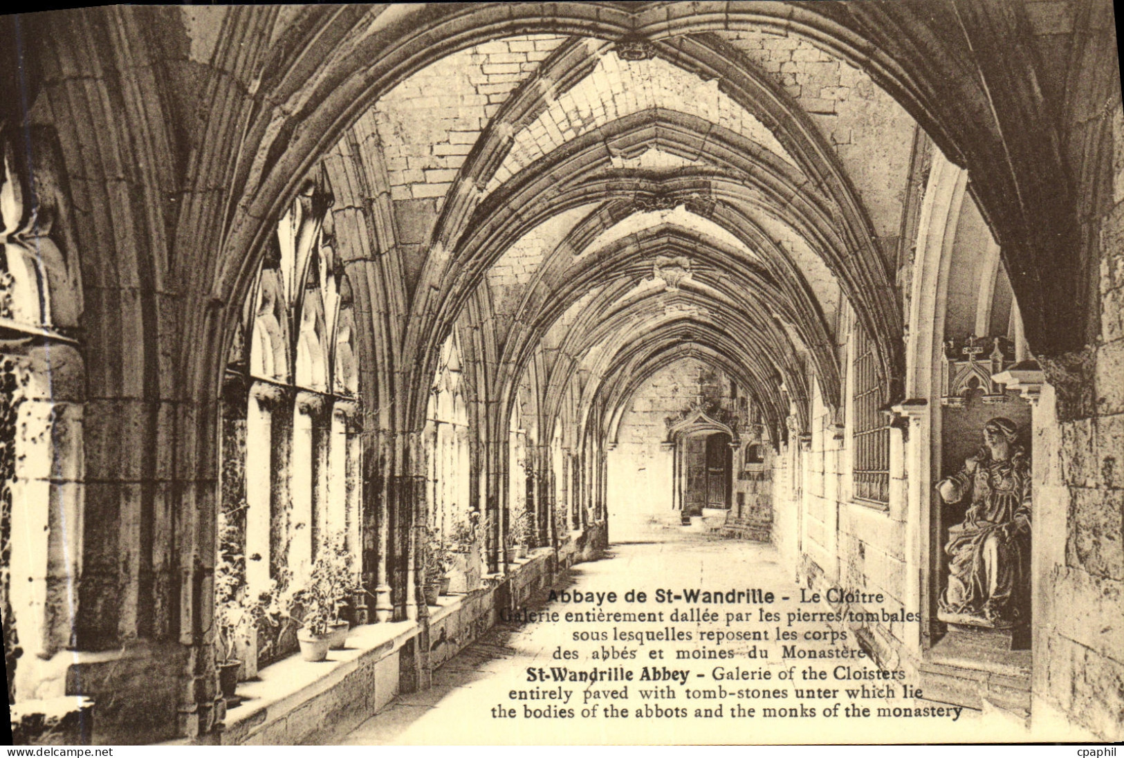 CPA Abbaye de St Wandrille Le cloitre