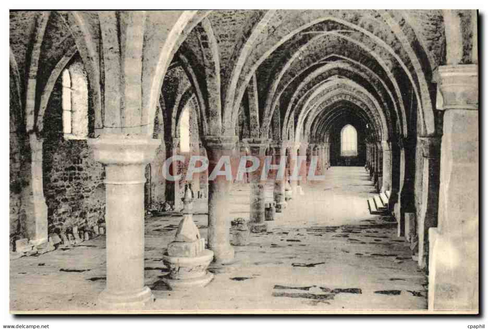 CPA Abbaye Des Vaulx De Cernay Le Promenoir des Moines