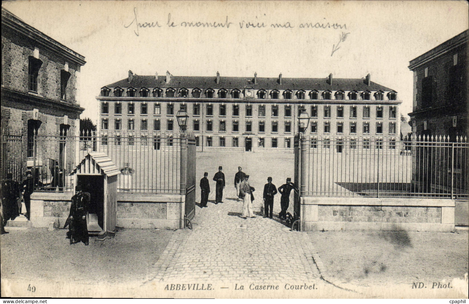 CPA Abbeville La Caserne Courbet