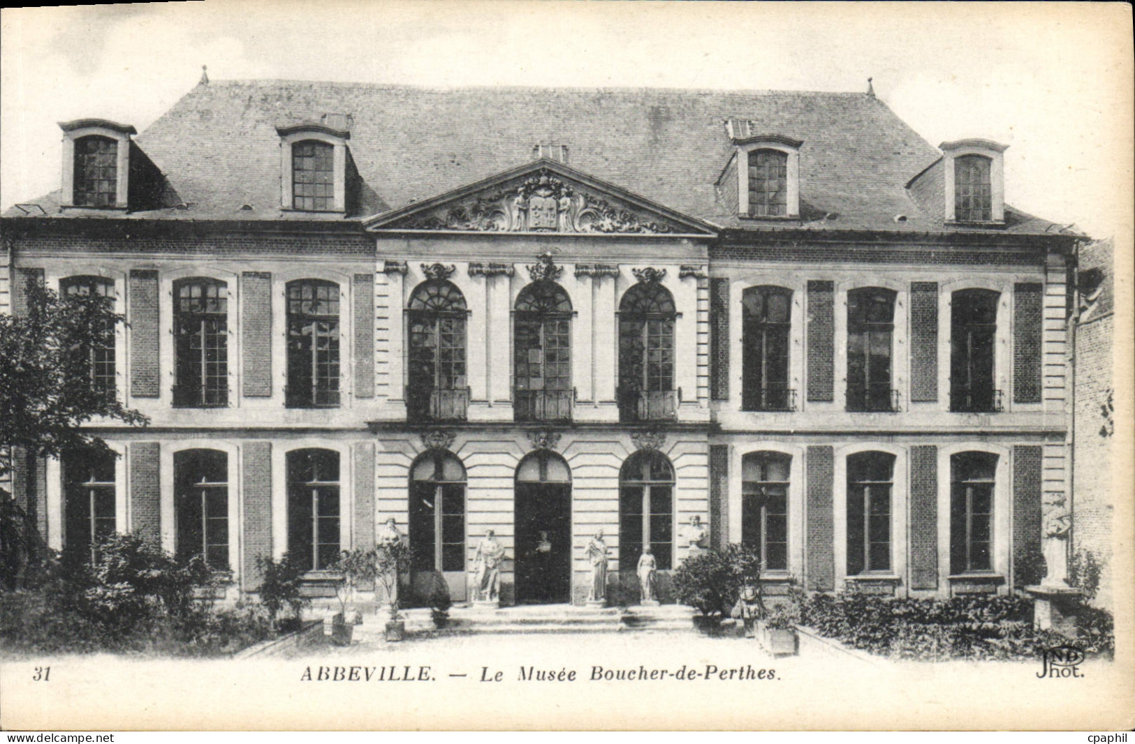 CPA Abbeville Le Musee Boucher de Perthes