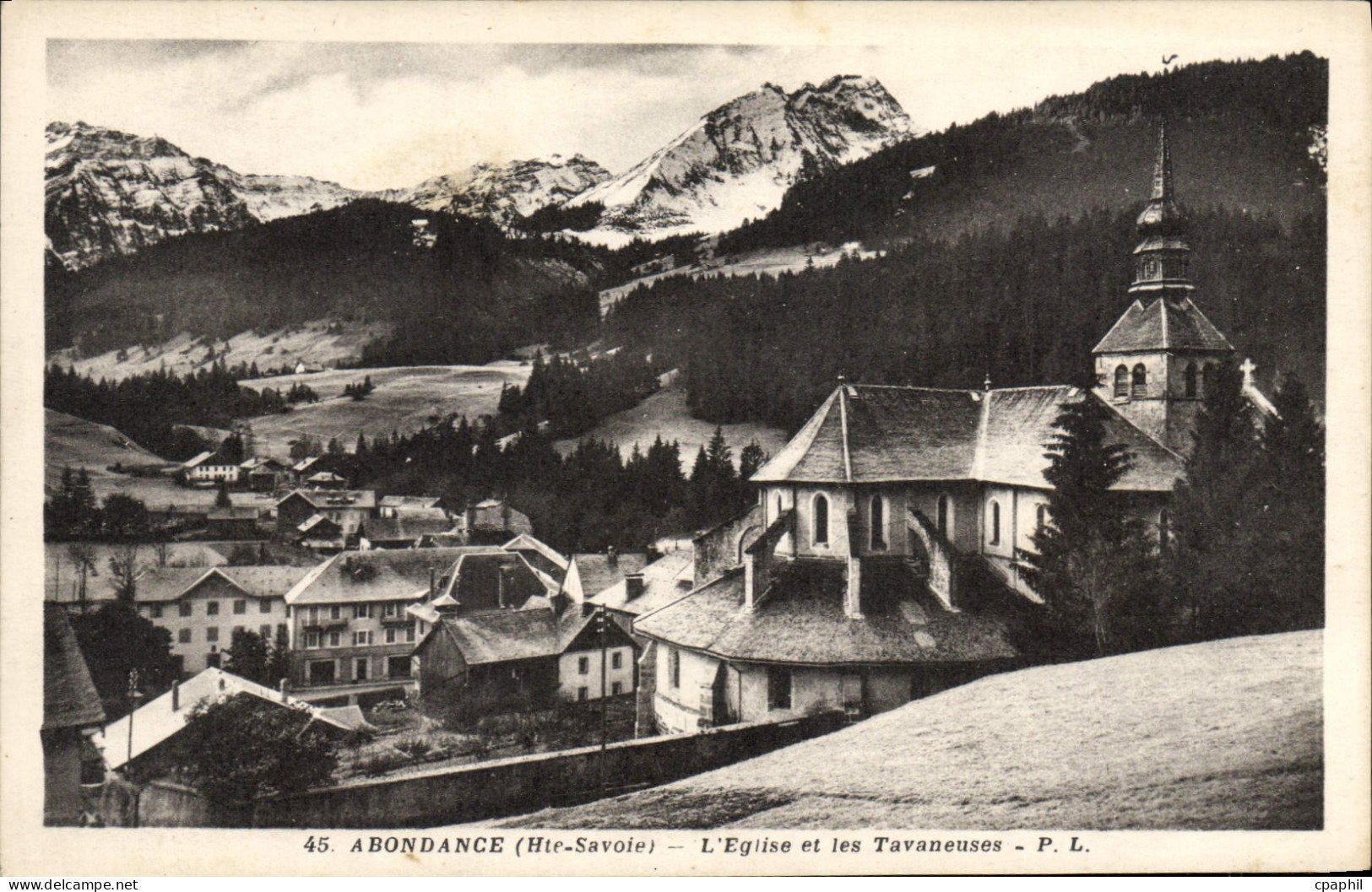 CPA Abondance L'Eglise Et Les Tavaneuses