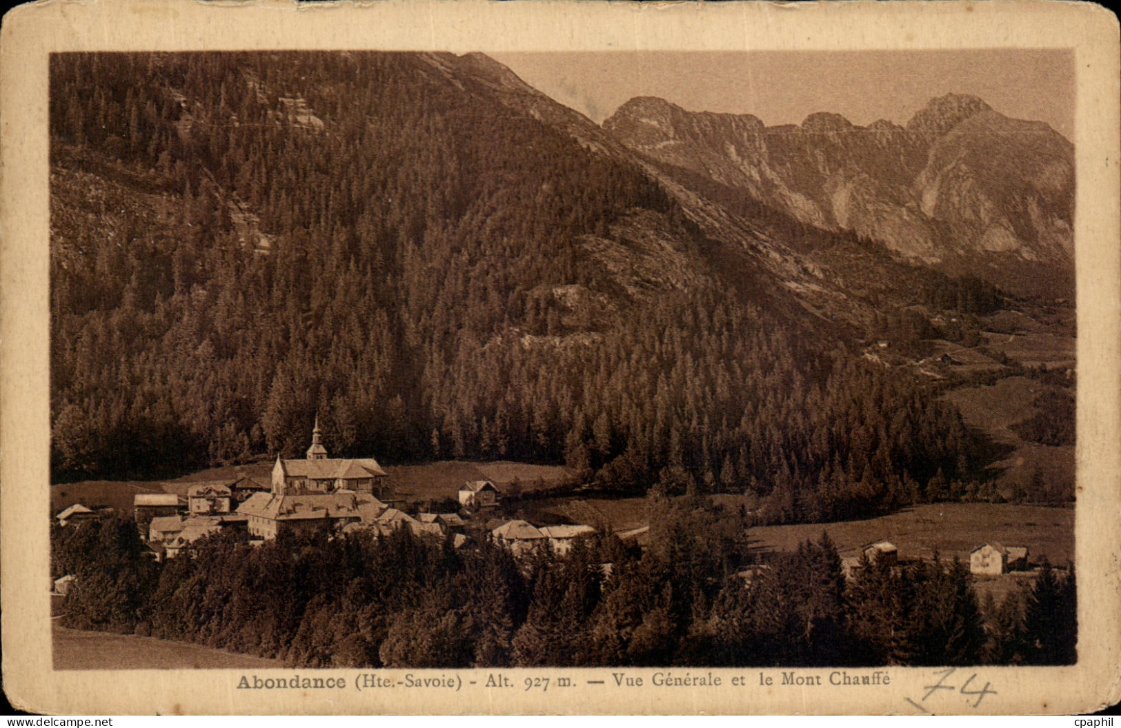 CPA Abondance Vue Generale et le Mont Chauffe