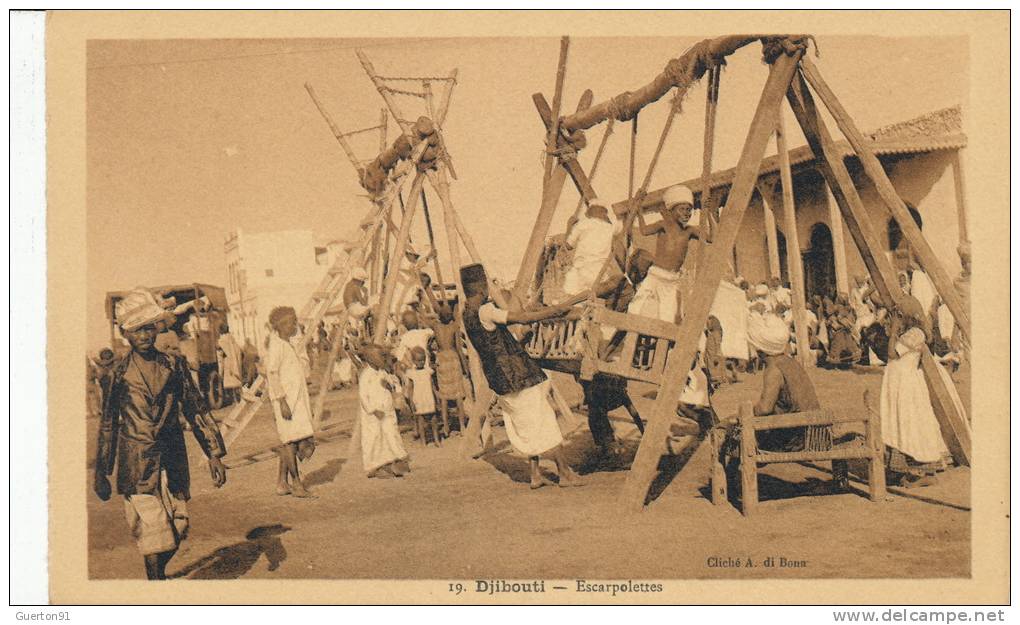 ( CPA AFRIQUE )  DJIBOUTI  /   Escarpolettes  -
