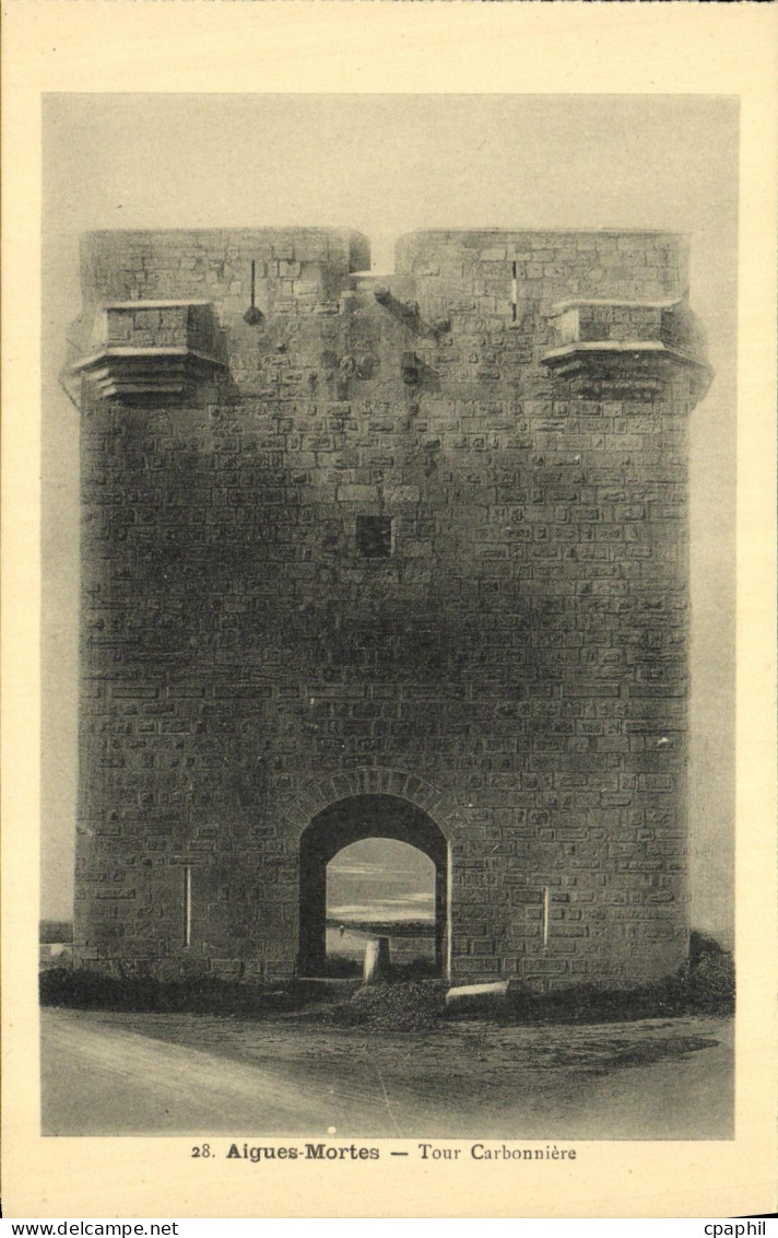CPA Aigues Mortes Tour Carbonniere