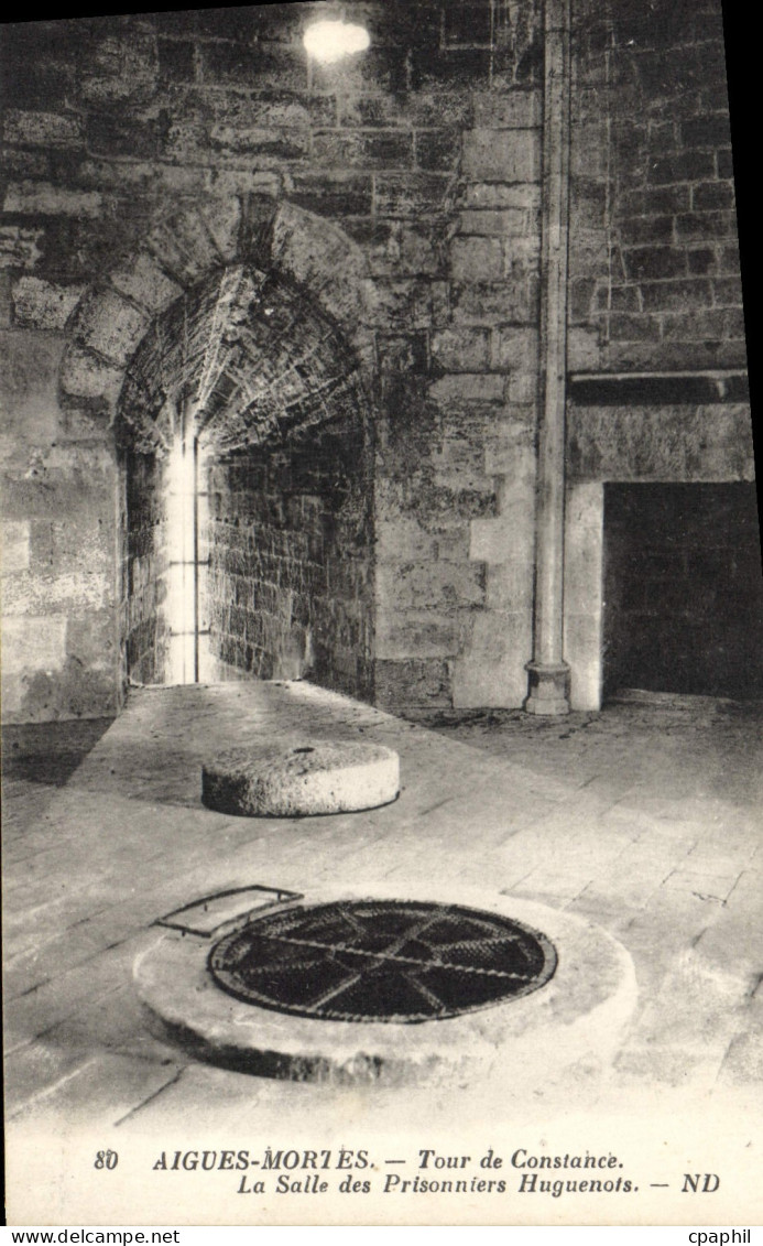 CPA Aigues Mortes tour de Constance la salle des Prisonniers Huguenots