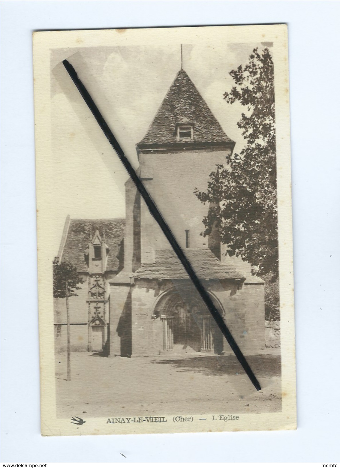 CPA - Ainay le Vieil  (Cher) -  L'église