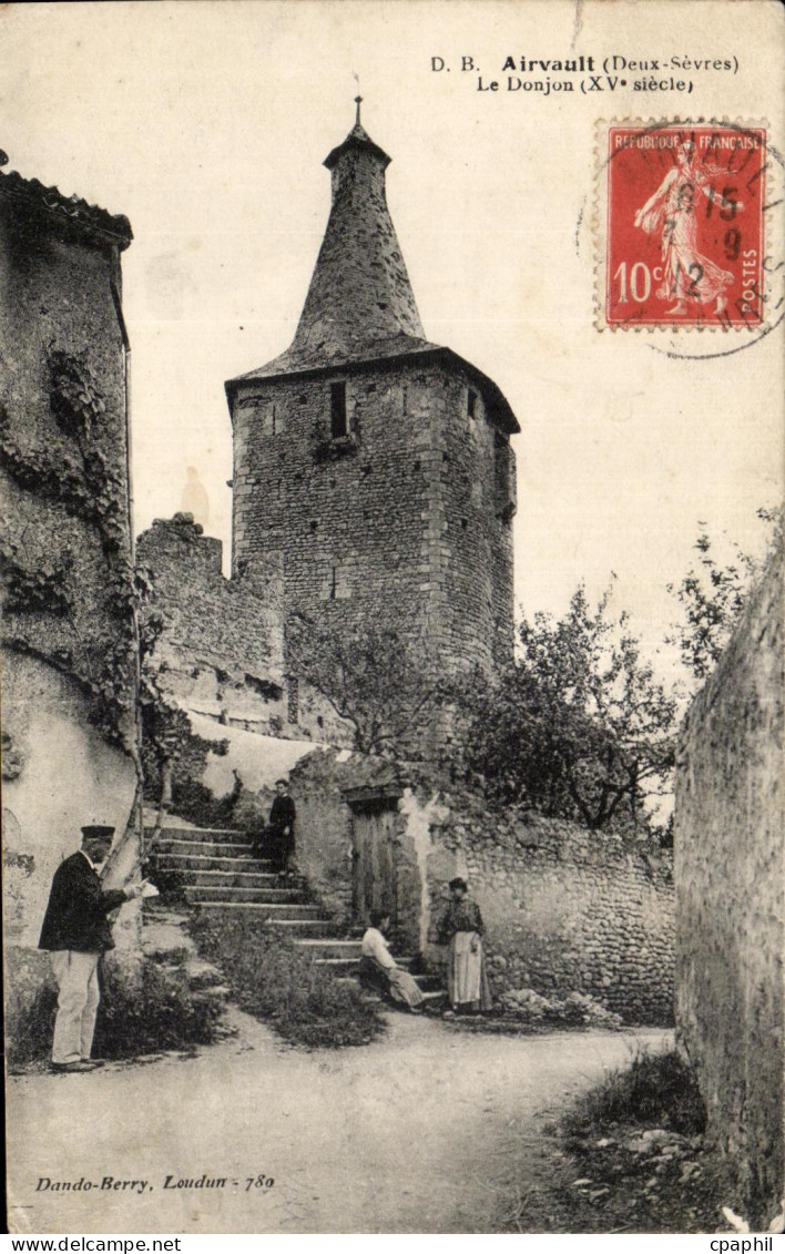 CPA Airvault (Deux Sevres) Le Donjon (XV siecle)