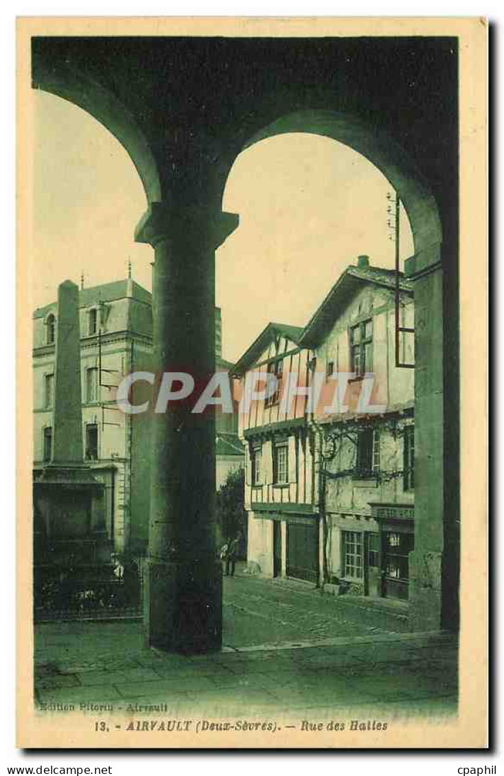 CPA Airvault Deux Sevres Rue des Halles