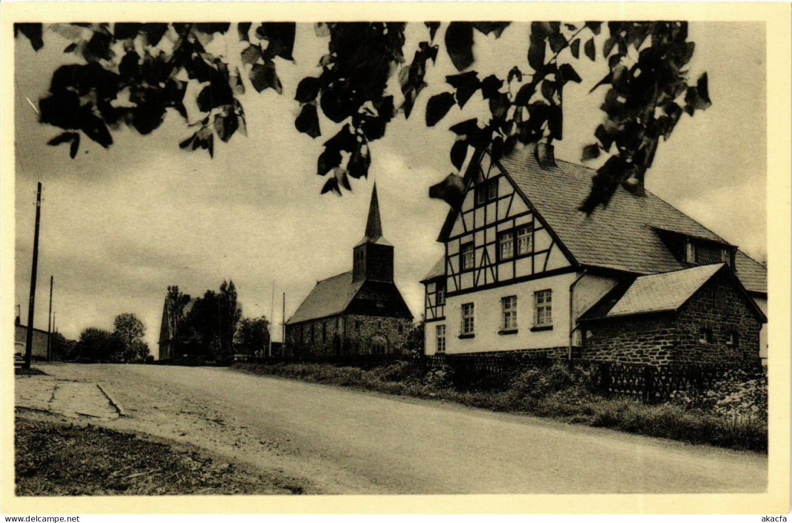 CPA AK Losheim - Kirche und Schule GERMANY (914393)