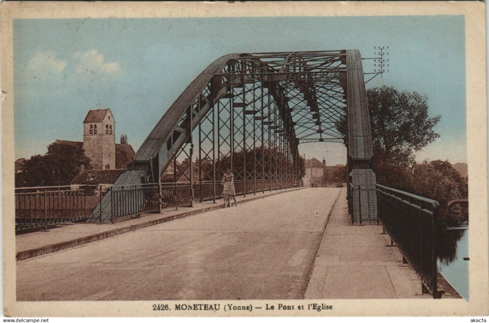 CPA AK Moneteau Le Pont et l'Eglise FRANCE (1176135)
