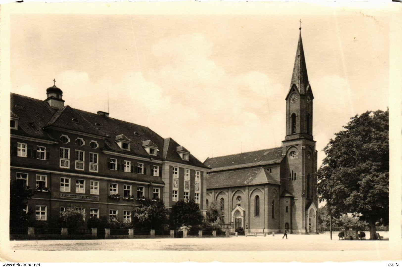 CPA AK Pfarrkirchen Kirchenplatz GERMANY (892712)