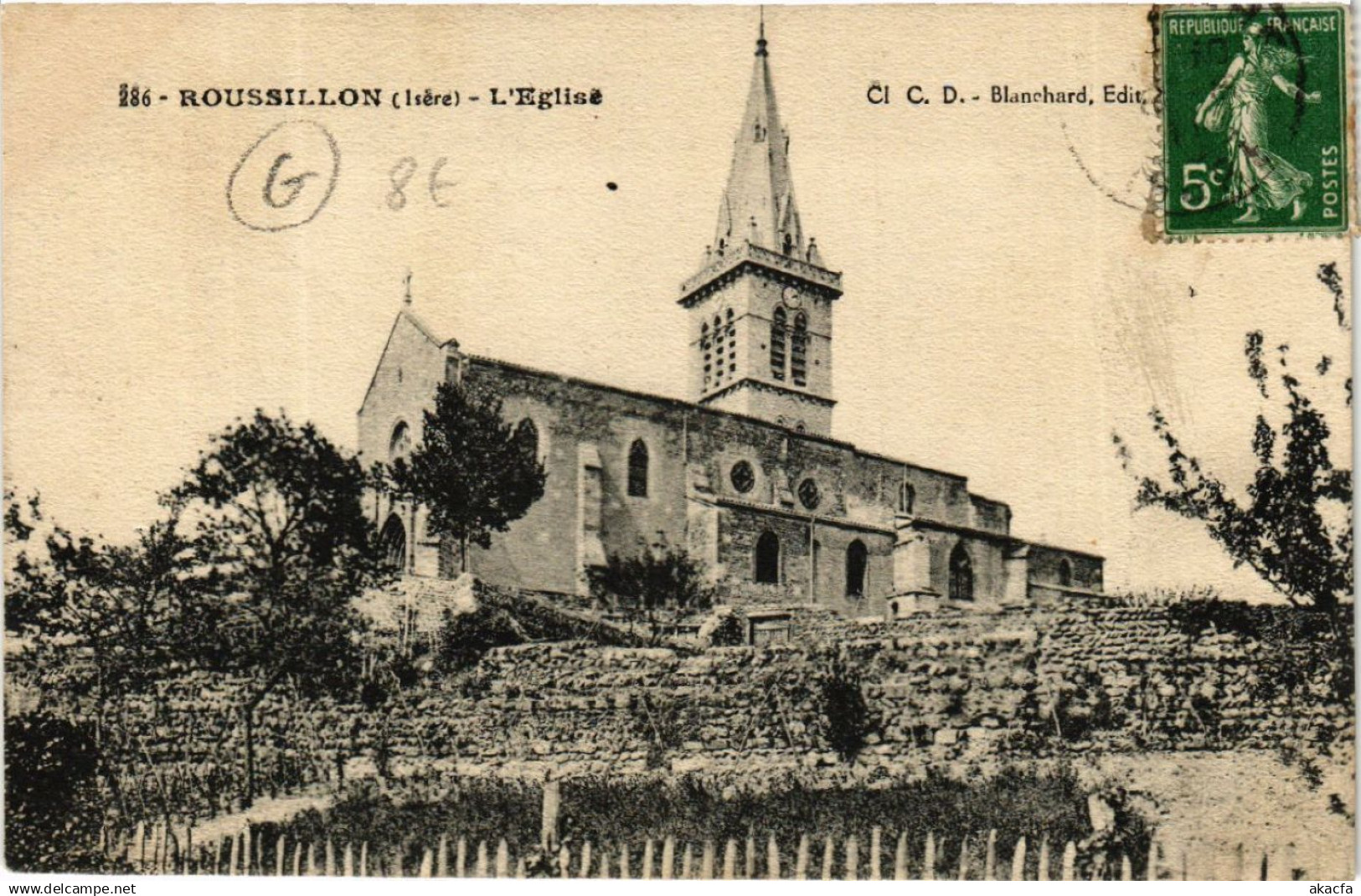 CPA AK ROUSSILLON - L'Église (489877)